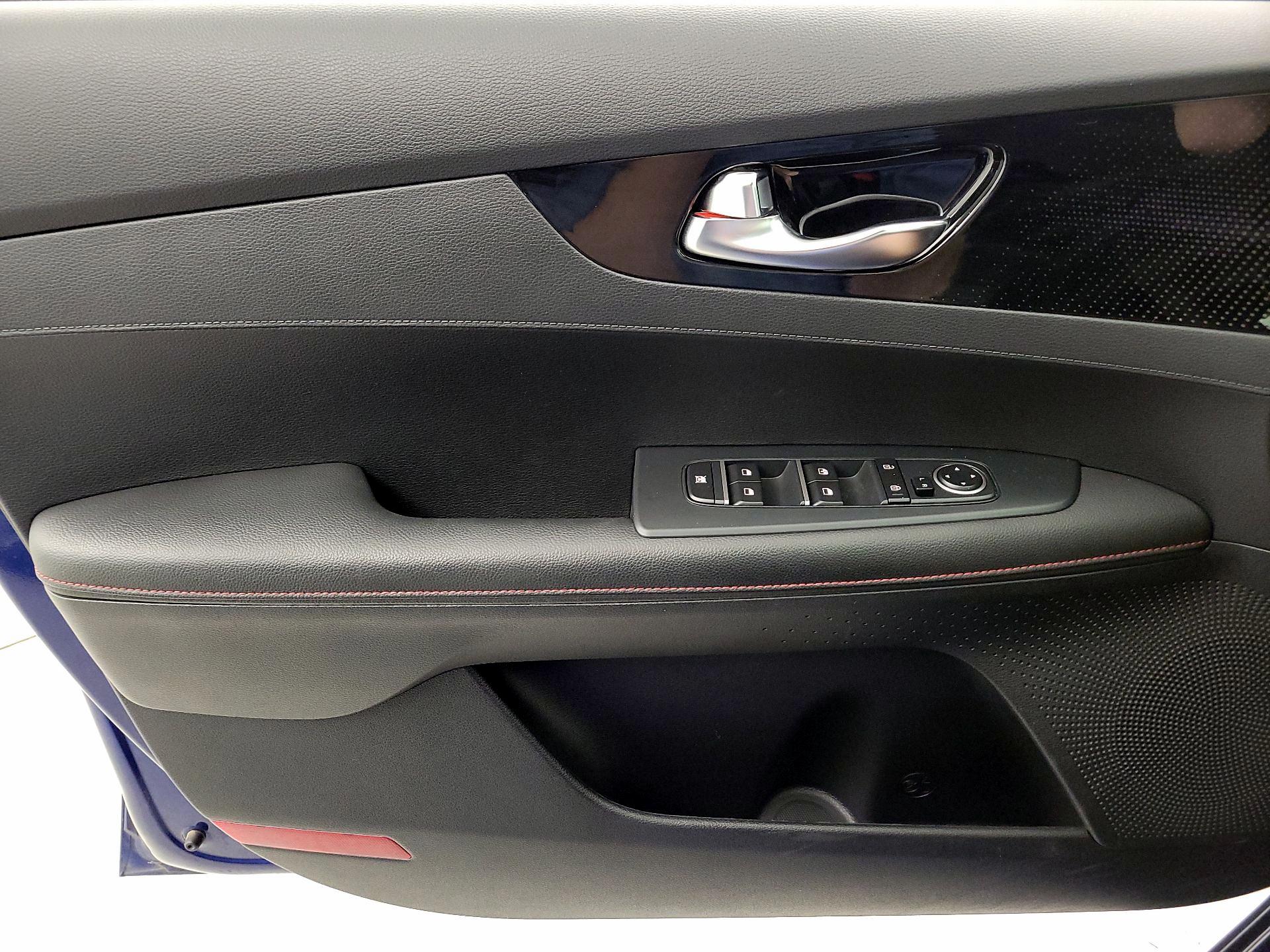Thumbnail: 2020 Kia Forte - 12