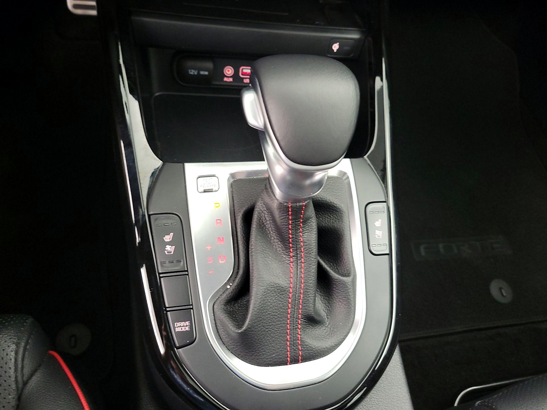 Thumbnail: 2020 Kia Forte - 17