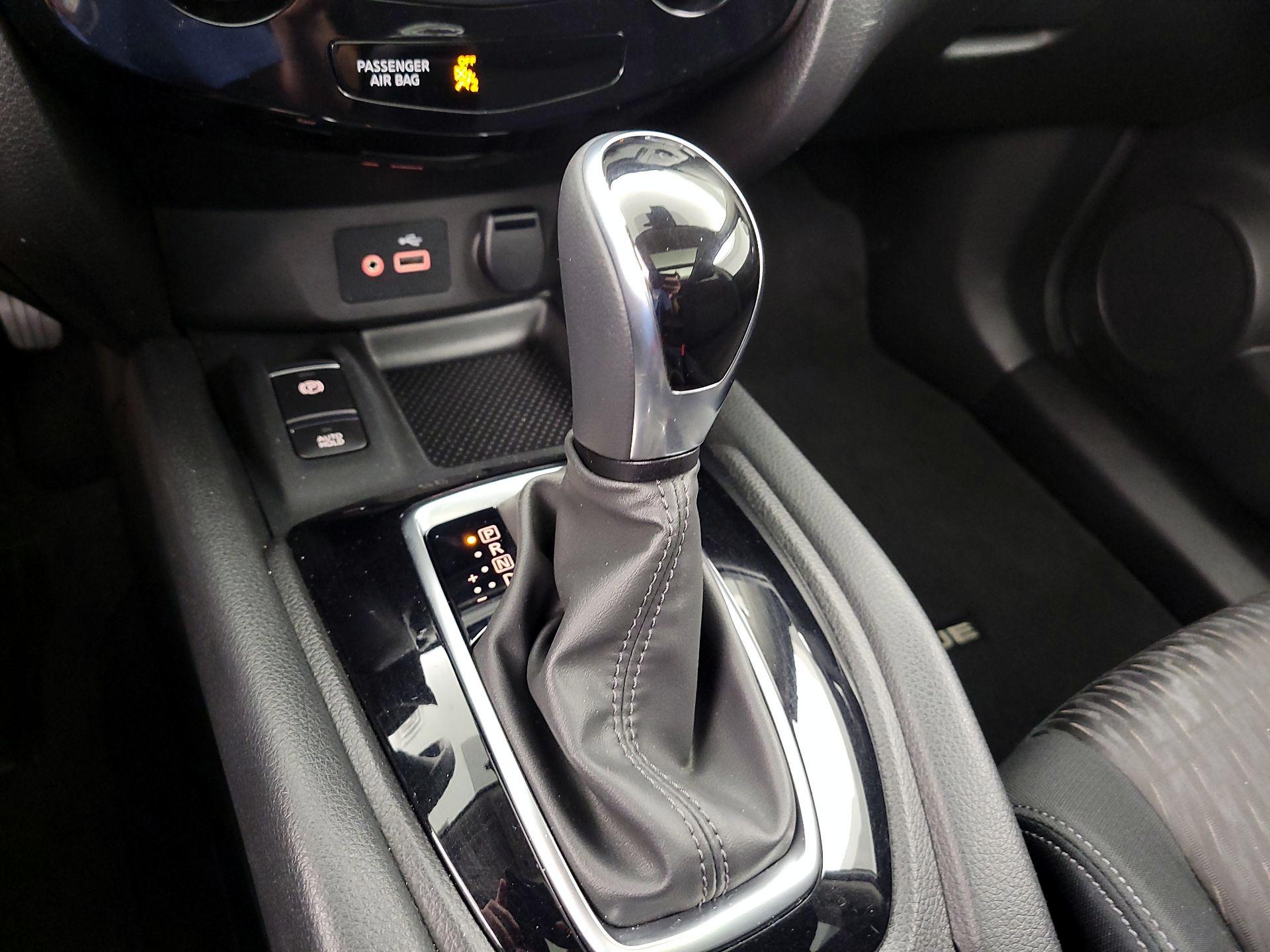 Thumbnail: 2019 Nissan Rogue - 18