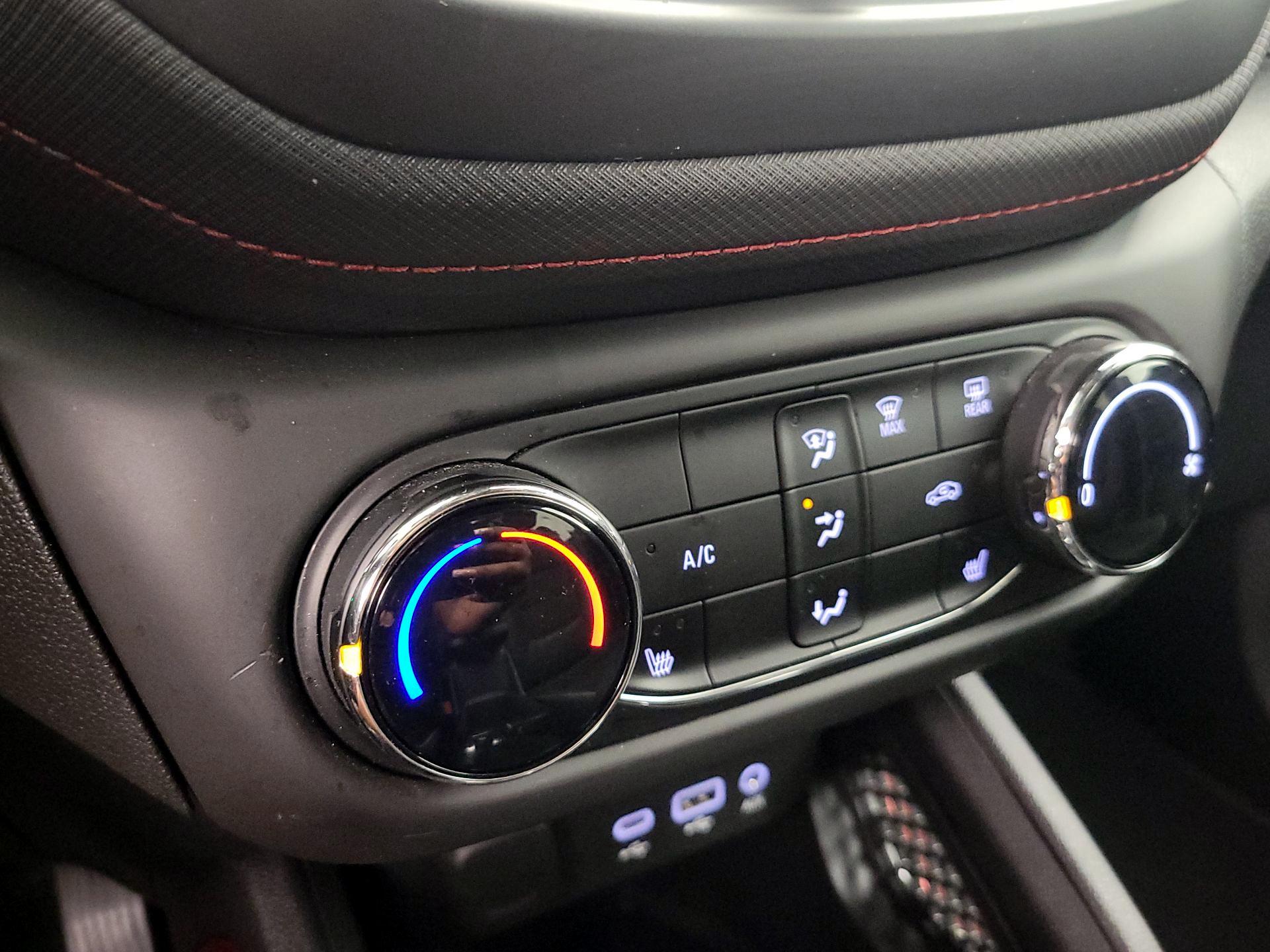 Thumbnail: 2022 Chevrolet TrailBlazer - 16