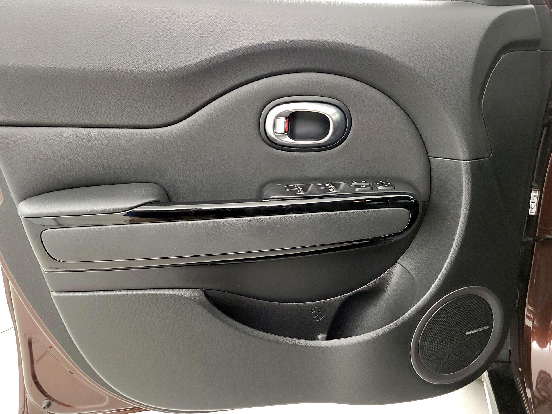 Thumbnail: 2017 Kia Soul - 12