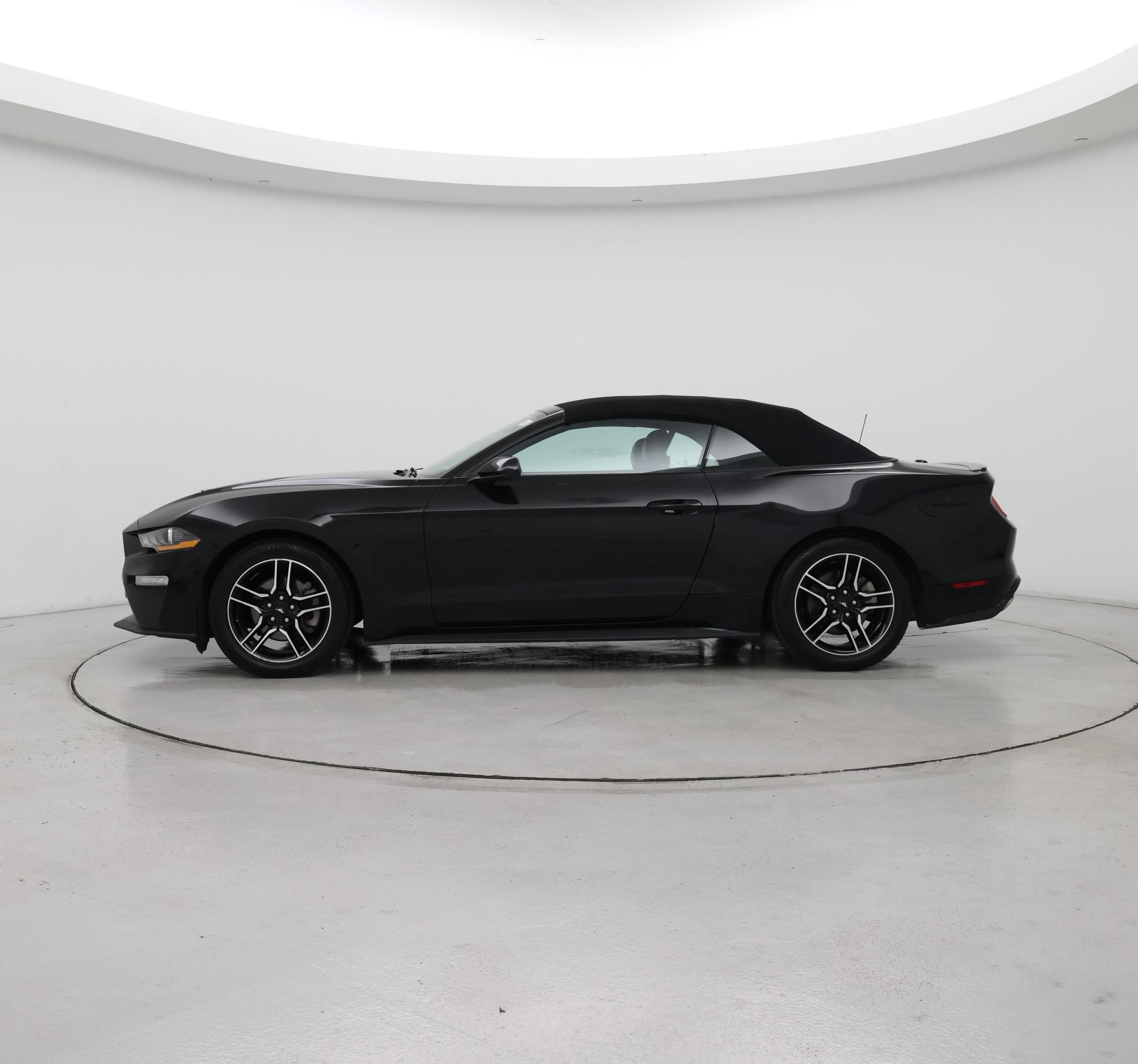 Thumbnail: 2022 Ford Mustang - 3