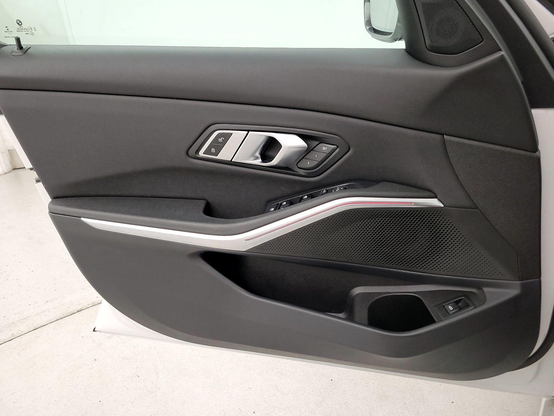 Thumbnail: 2021 BMW 3 Series - 12