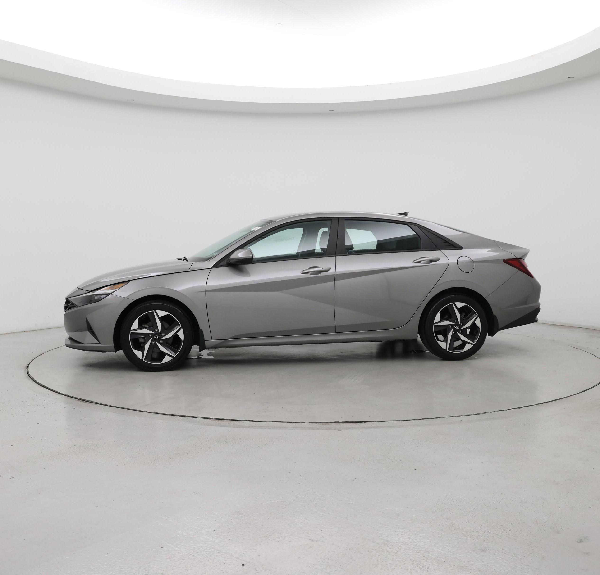 Thumbnail: 2023 Hyundai Elantra - 3