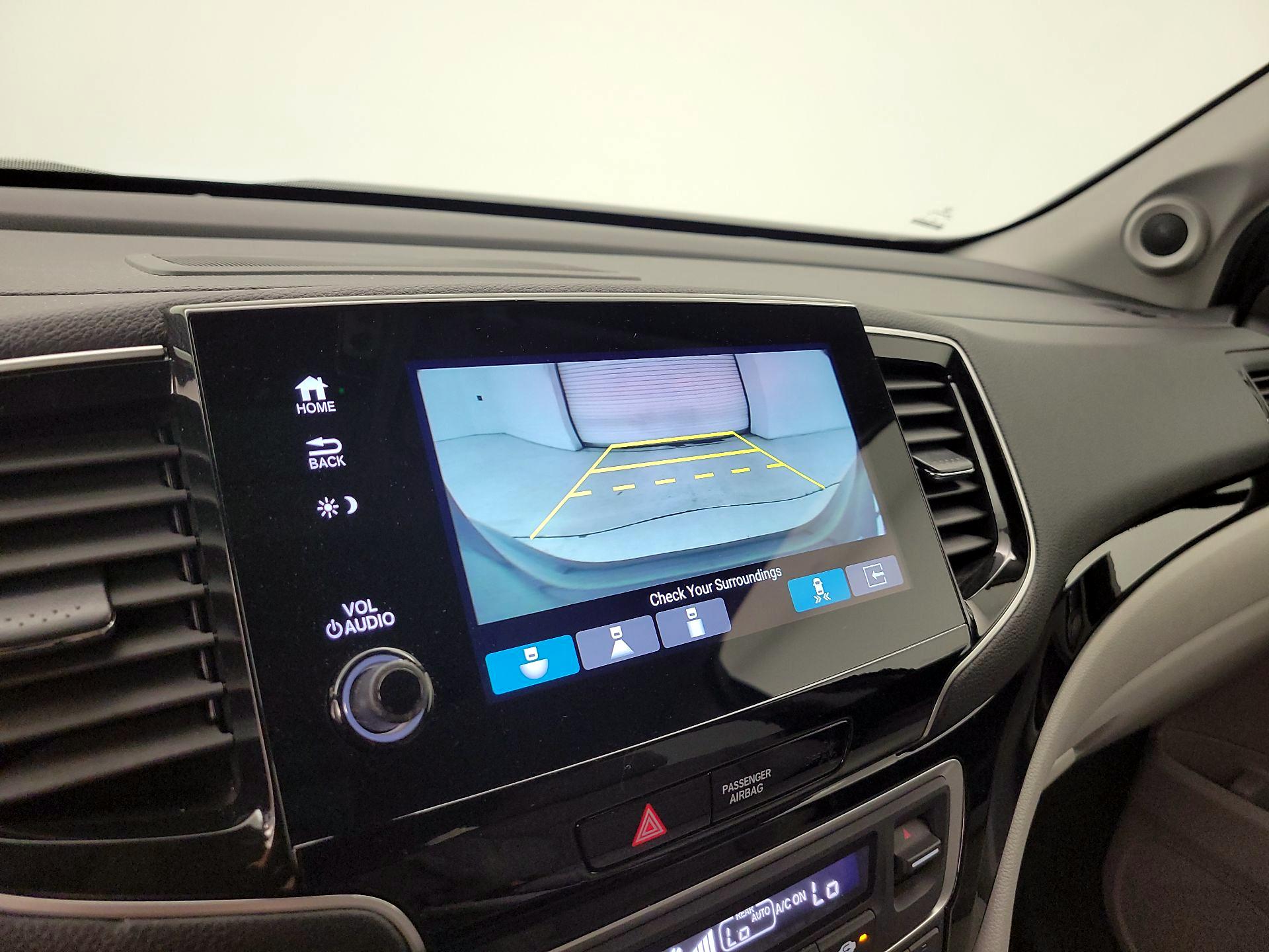 Thumbnail: 2019 Honda Pilot - 15