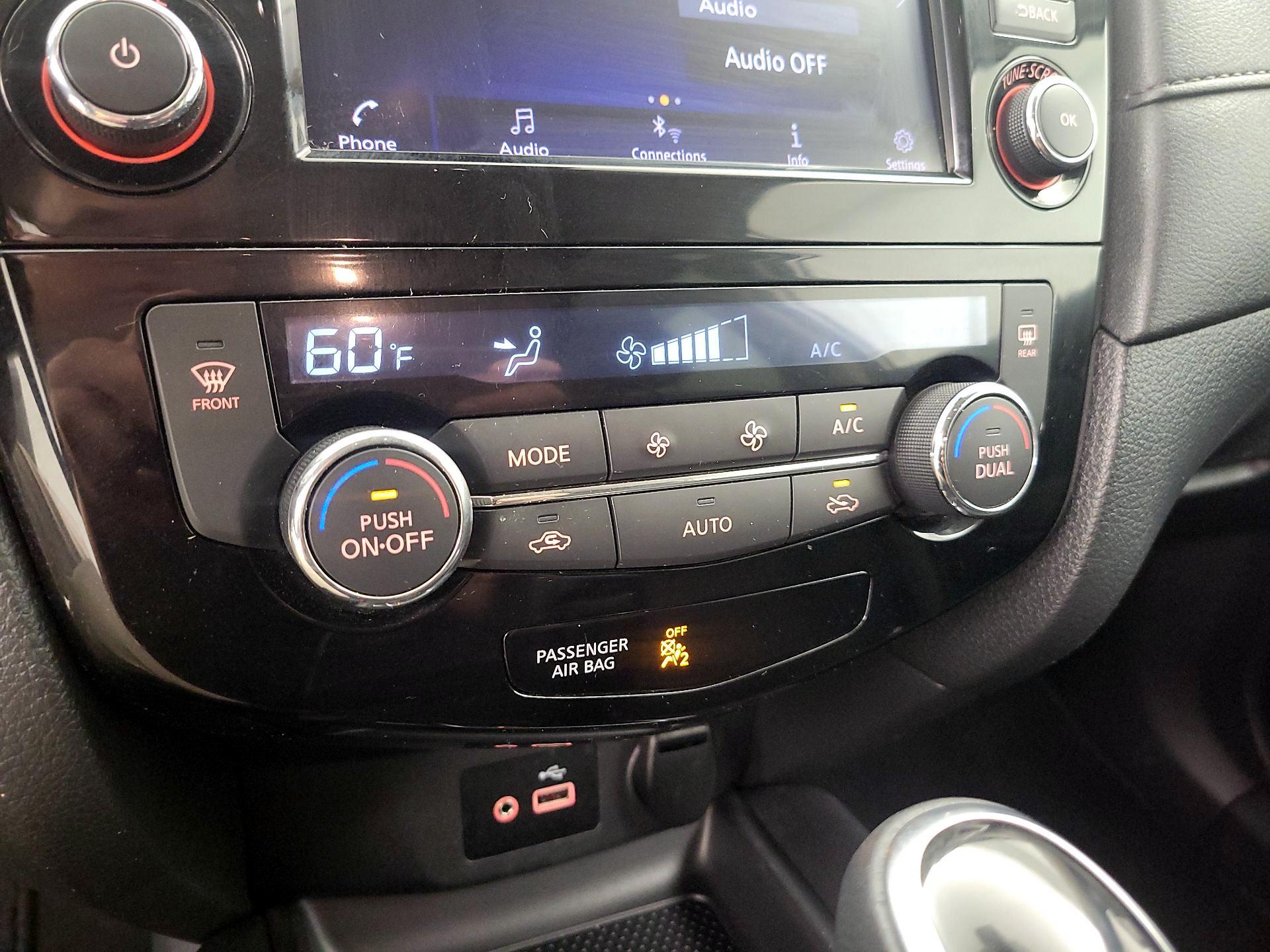 Thumbnail: 2019 Nissan Rogue - 16