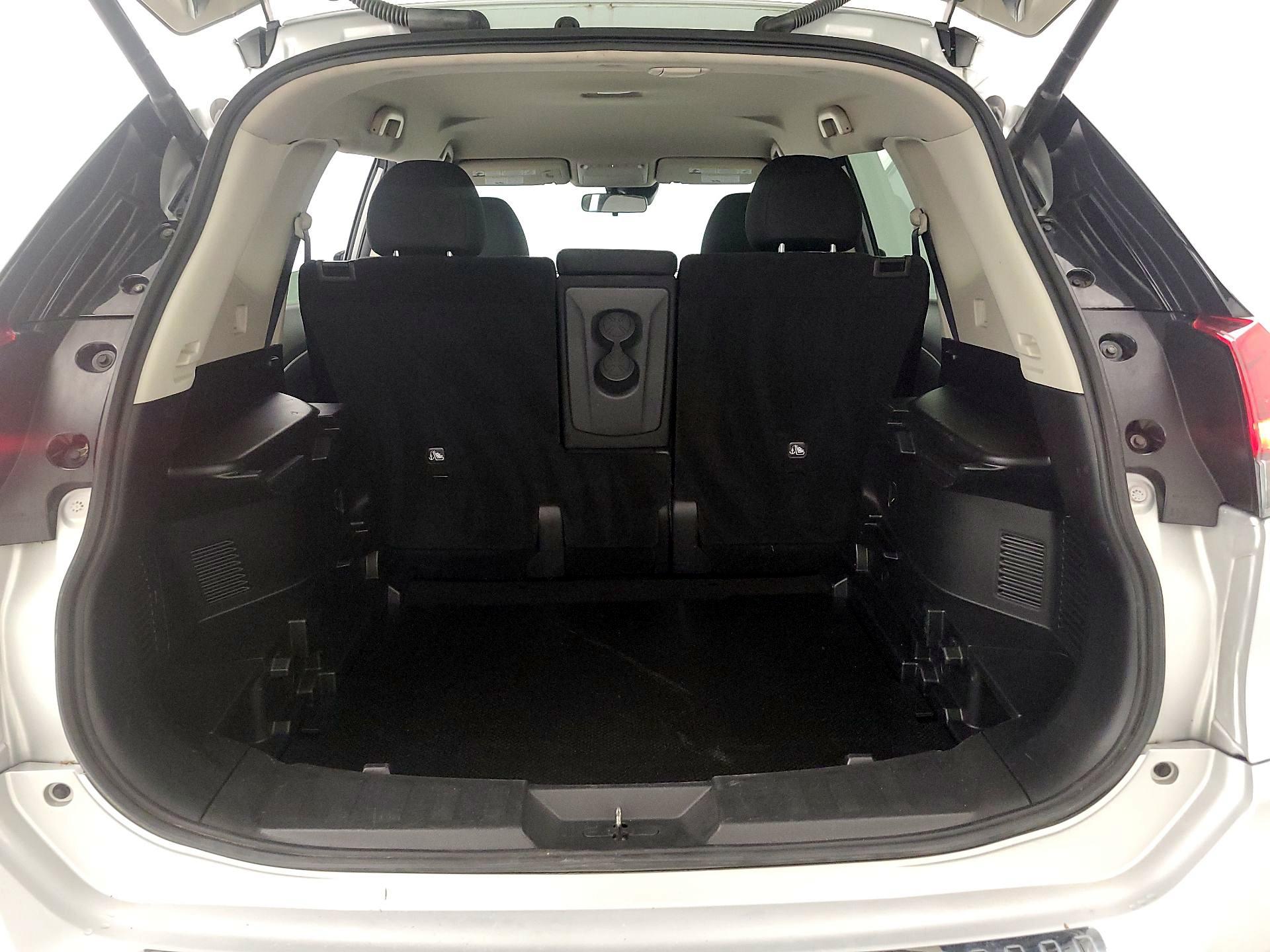 Thumbnail: 2019 Nissan Rogue - 20