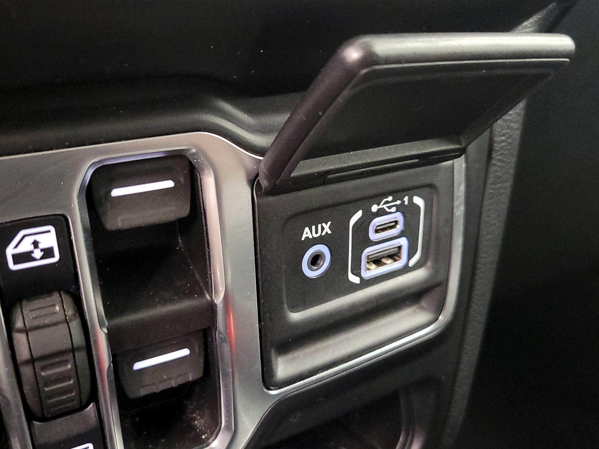 Thumbnail: 2021 Jeep Wrangler - 18