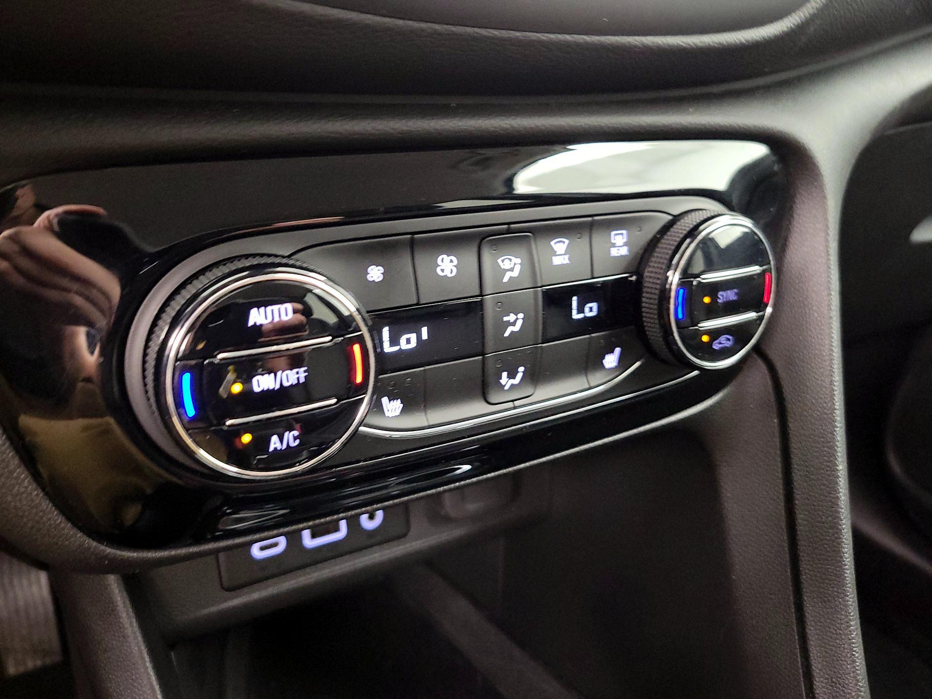 Thumbnail: 2020 Buick Encore GX - 17
