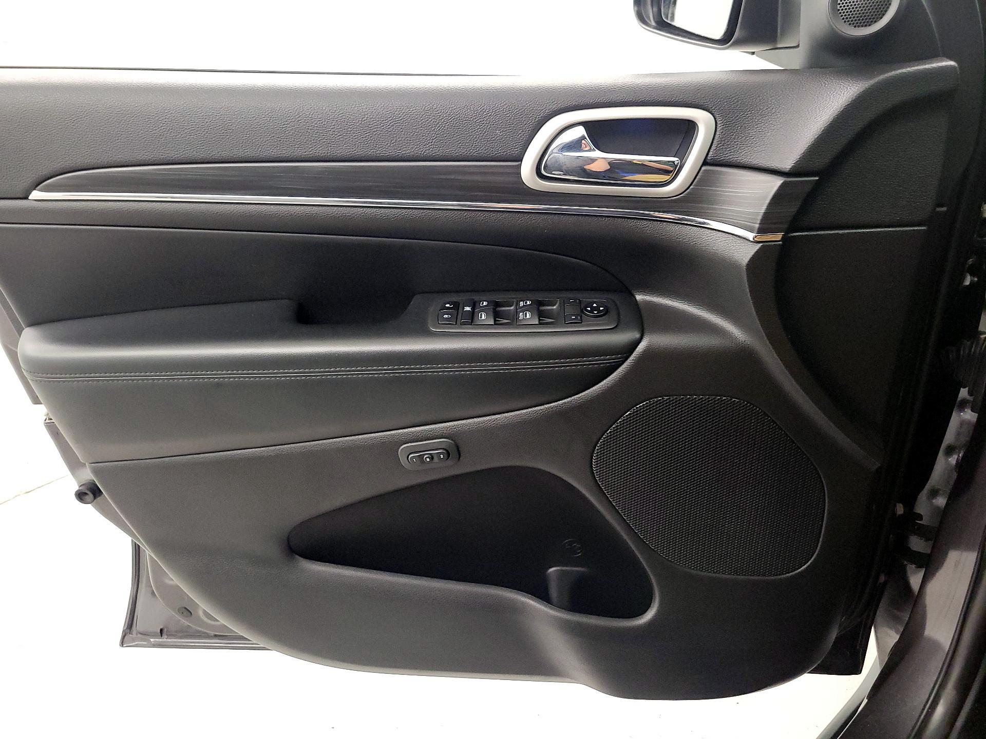 Thumbnail: 2021 Jeep Grand Cherokee - 12