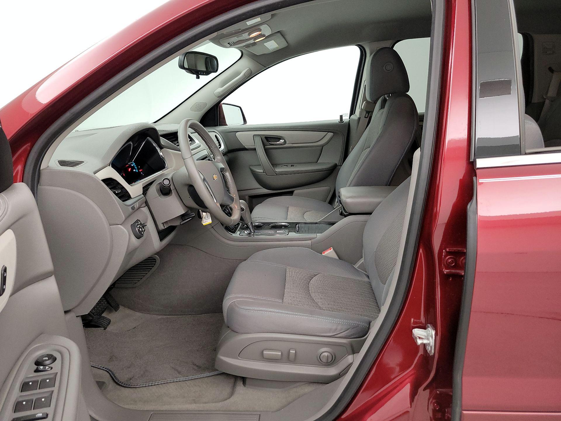 Thumbnail: 2015 Chevrolet Traverse - 11