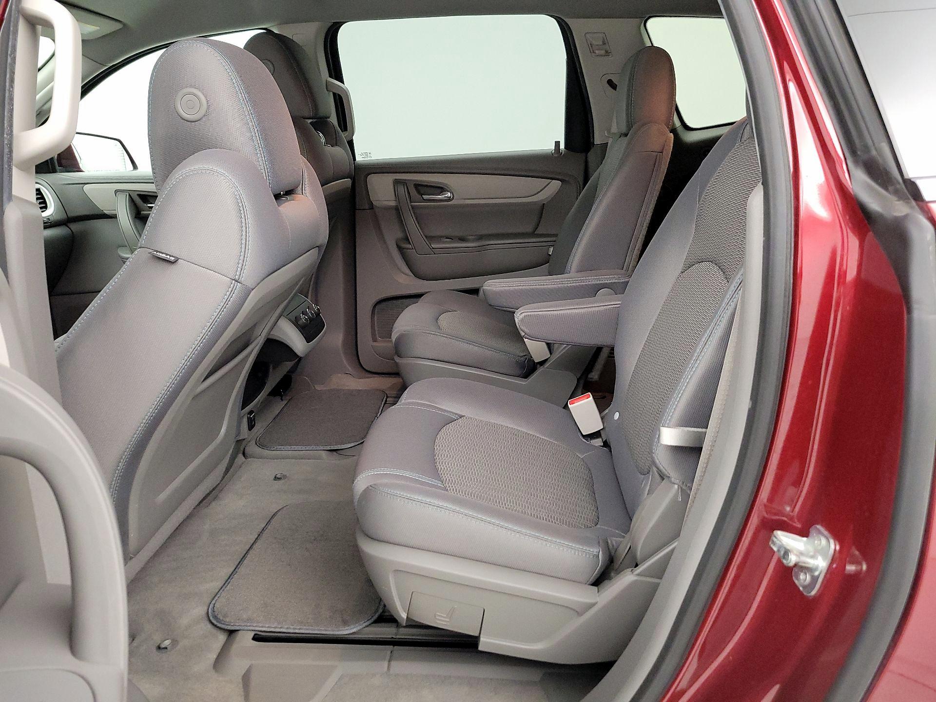 Thumbnail: 2015 Chevrolet Traverse - 19