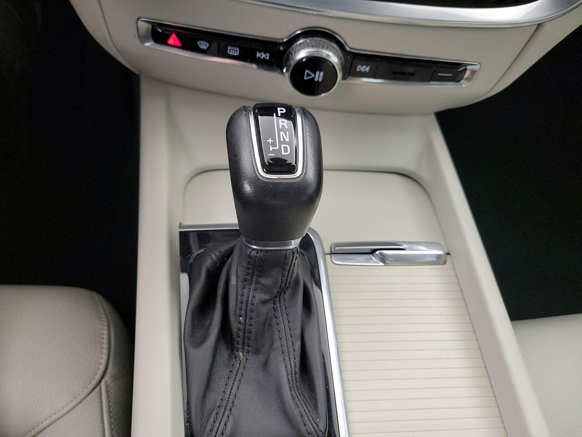 Thumbnail: 2020 Volvo S60 - 18