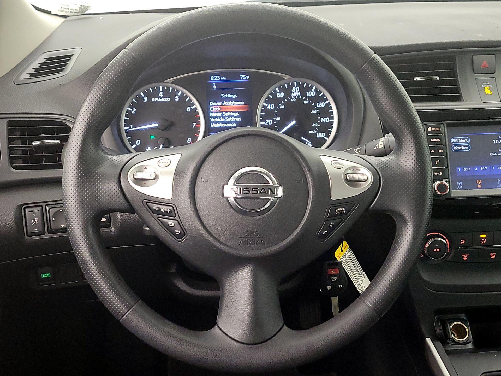 Thumbnail: 2019 Nissan Sentra - 10