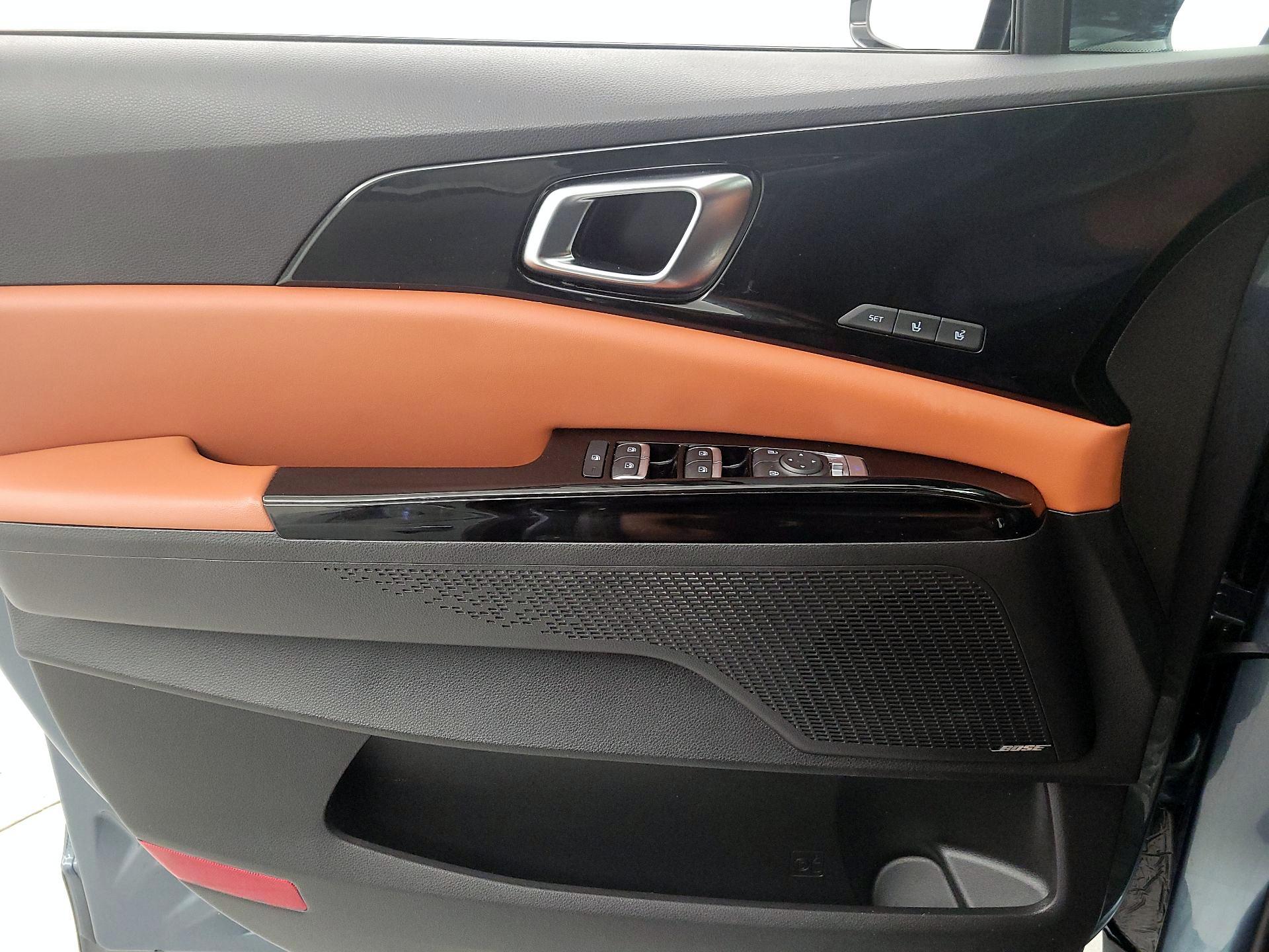 Thumbnail: 2022 Kia Carnival - 12