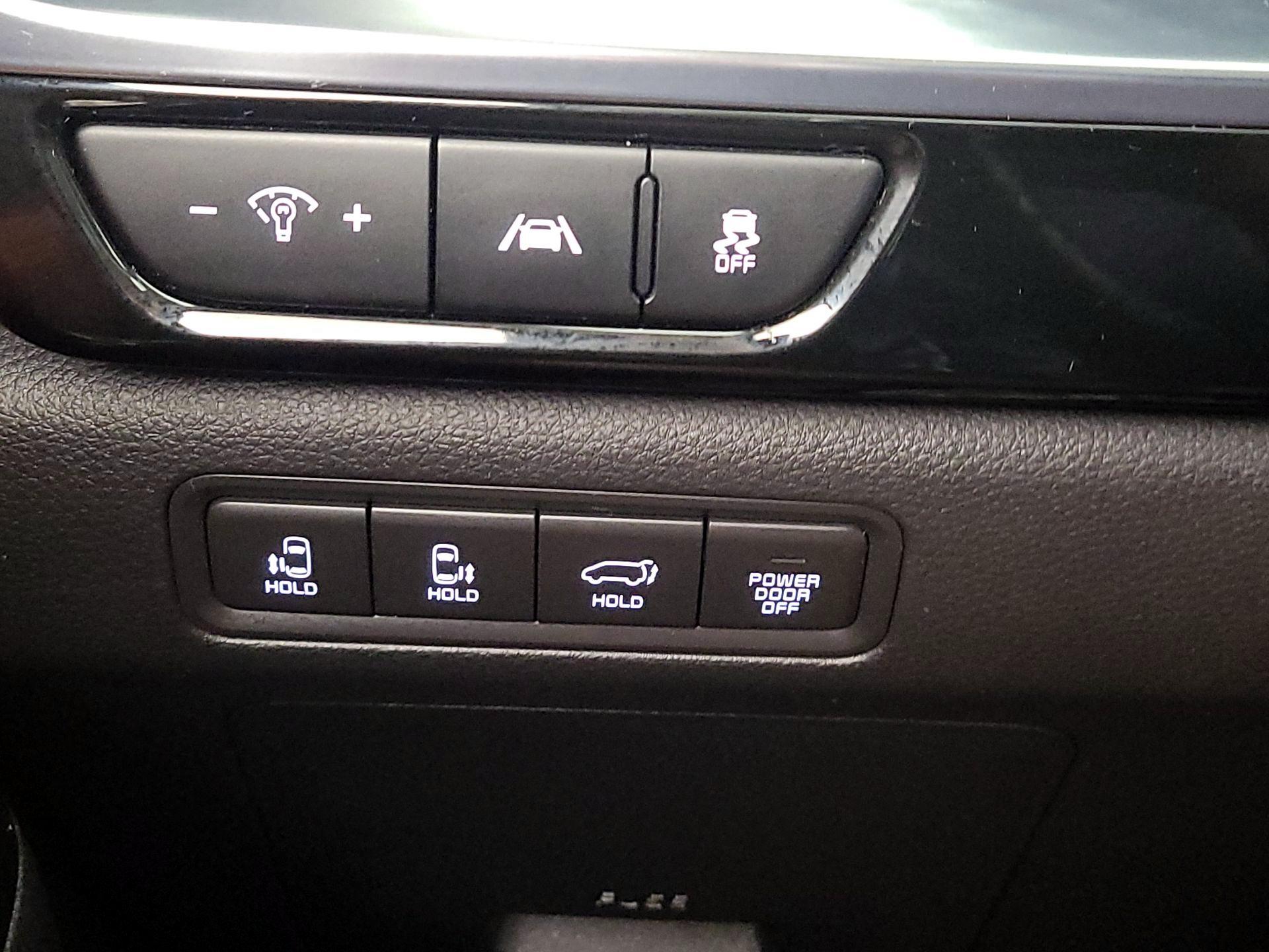 Thumbnail: 2022 Kia Carnival - 13