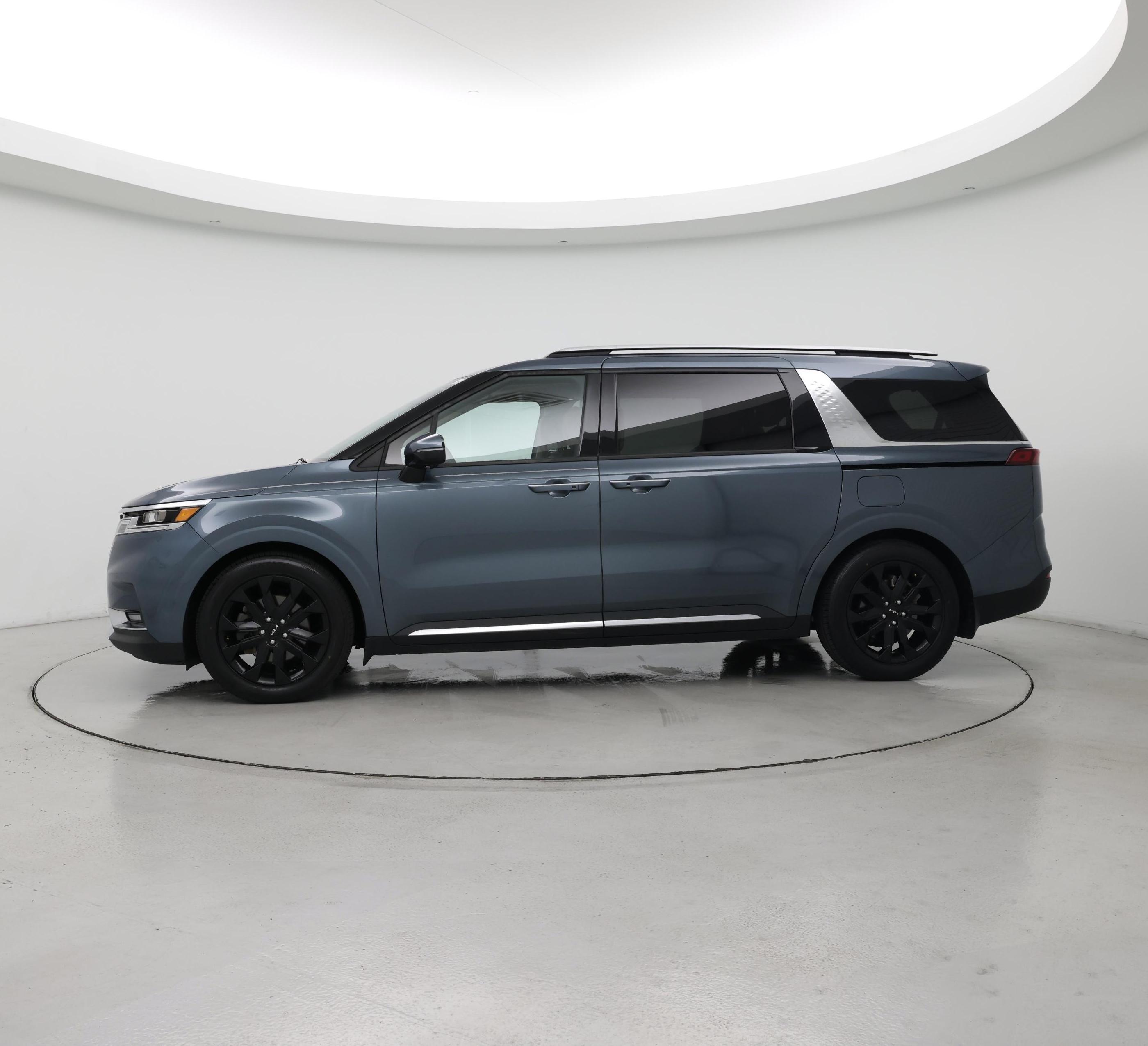 Thumbnail: 2022 Kia Carnival - 3