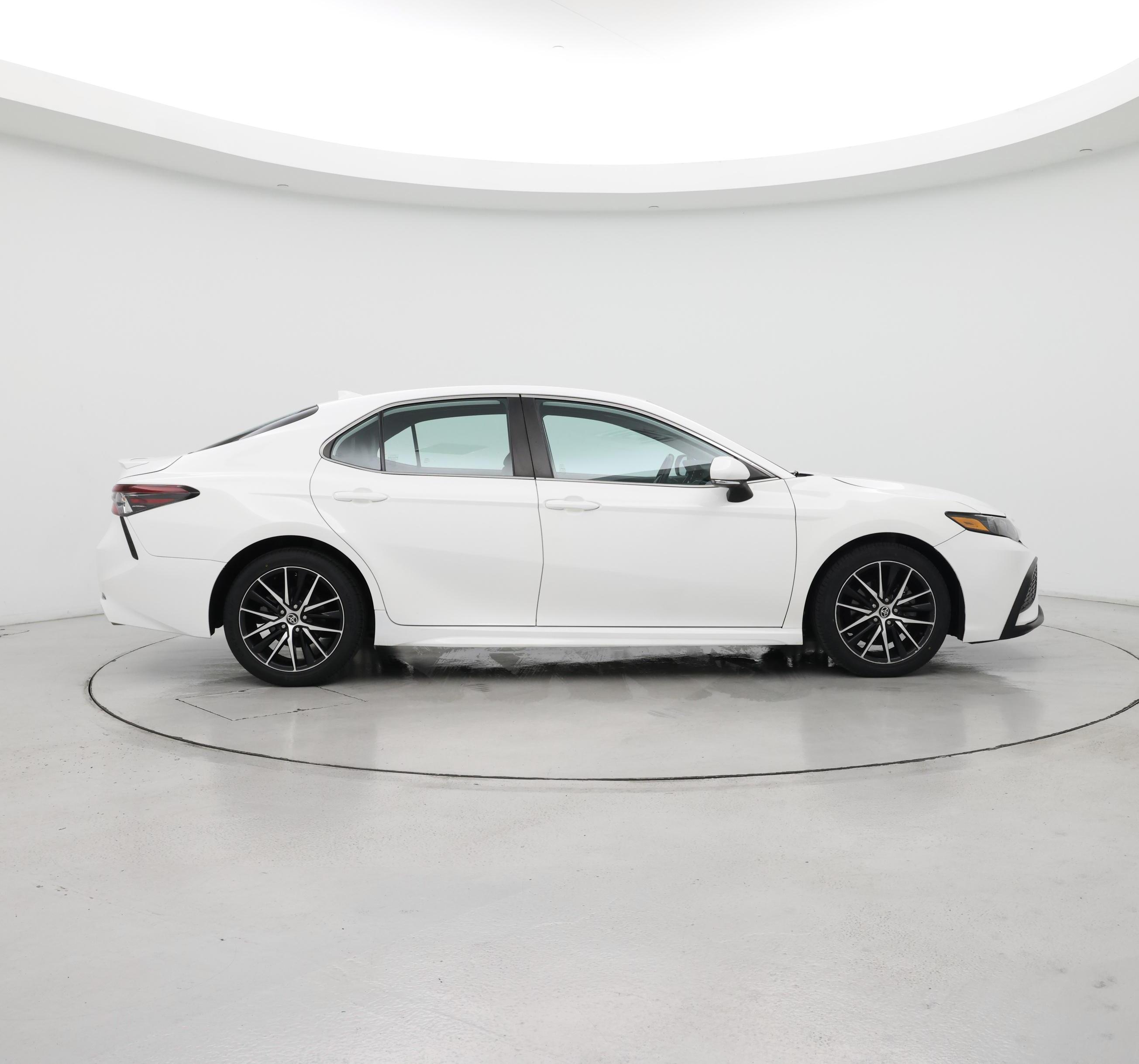 Thumbnail: 2022 Toyota Camry - 7