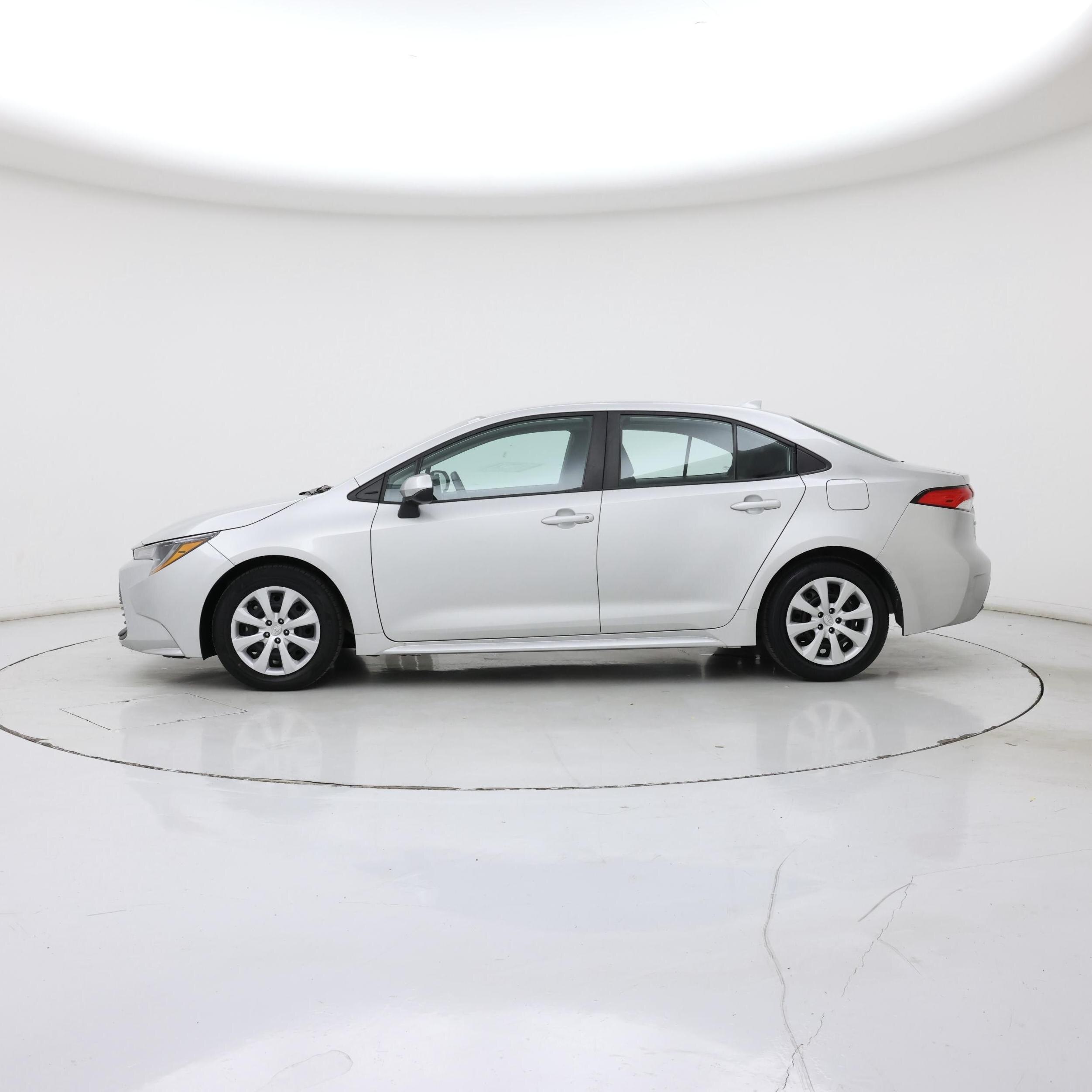 Thumbnail: 2023 Toyota Corolla - 3