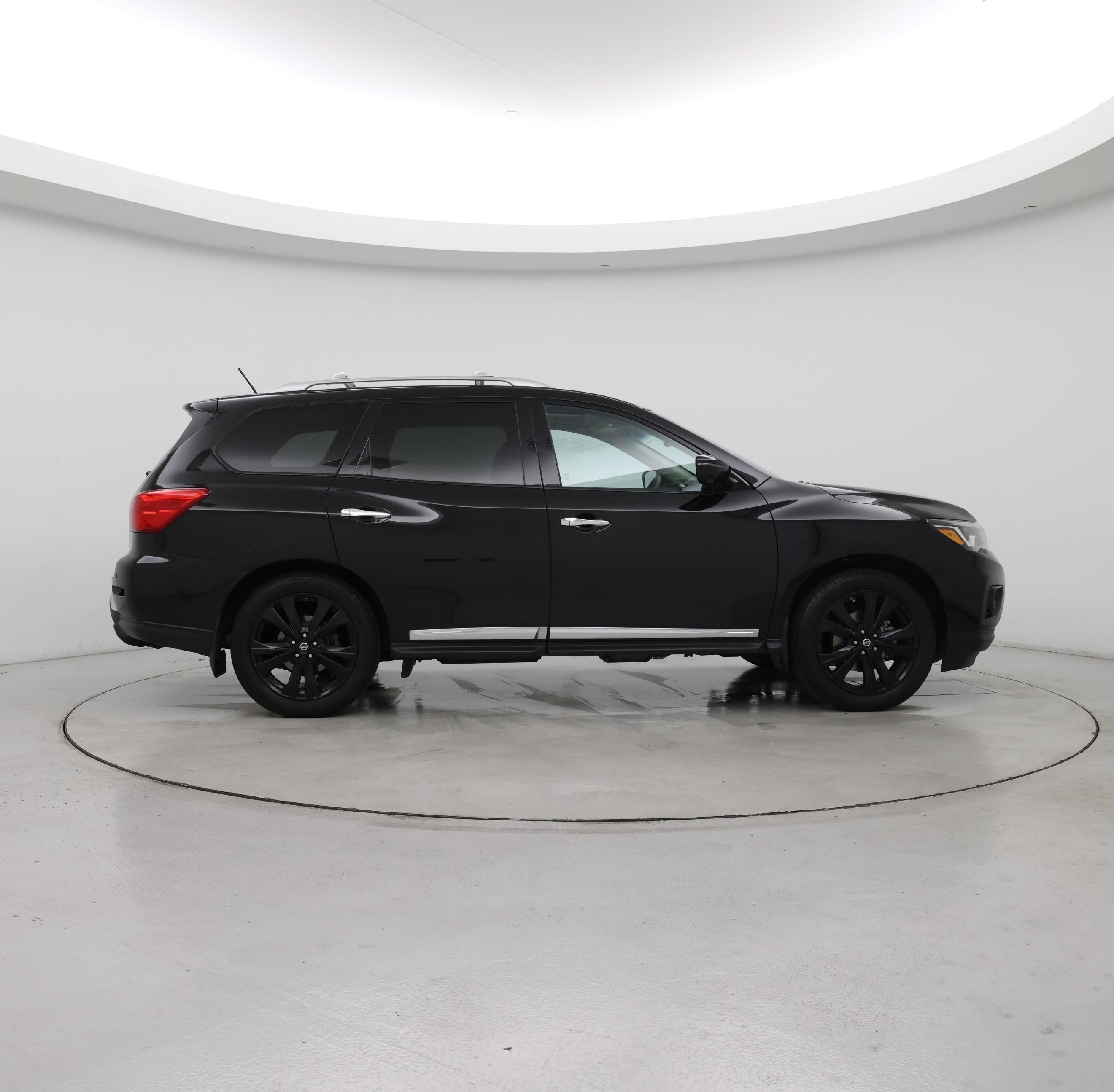 Thumbnail: 2017 Nissan Pathfinder - 7