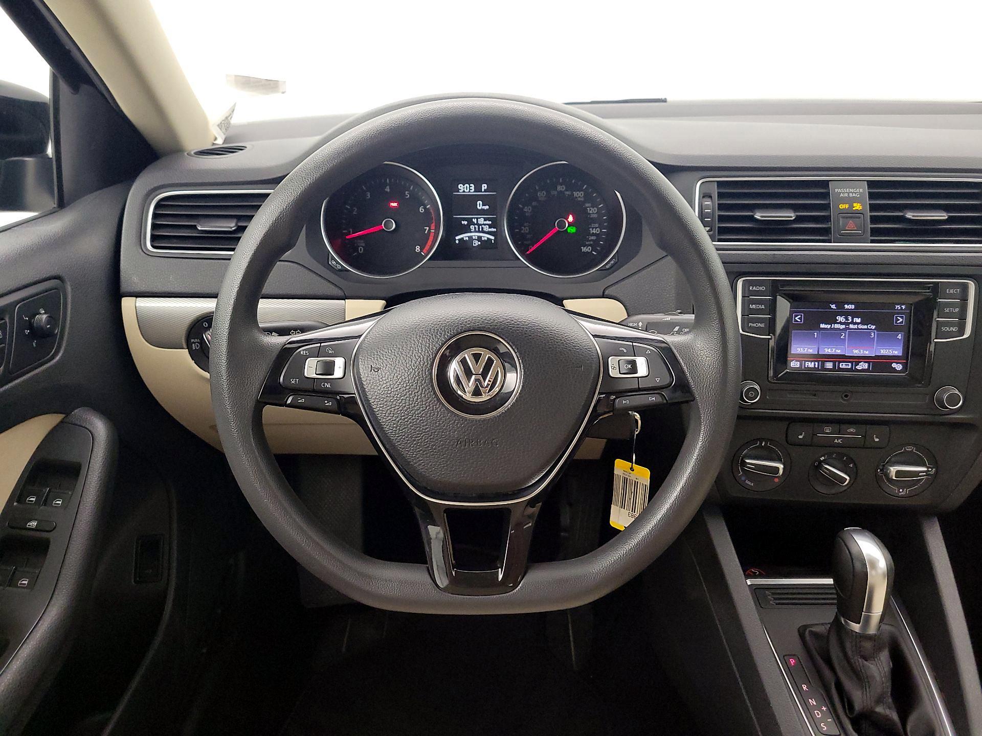Thumbnail: 2018 Volkswagen Jetta - 10