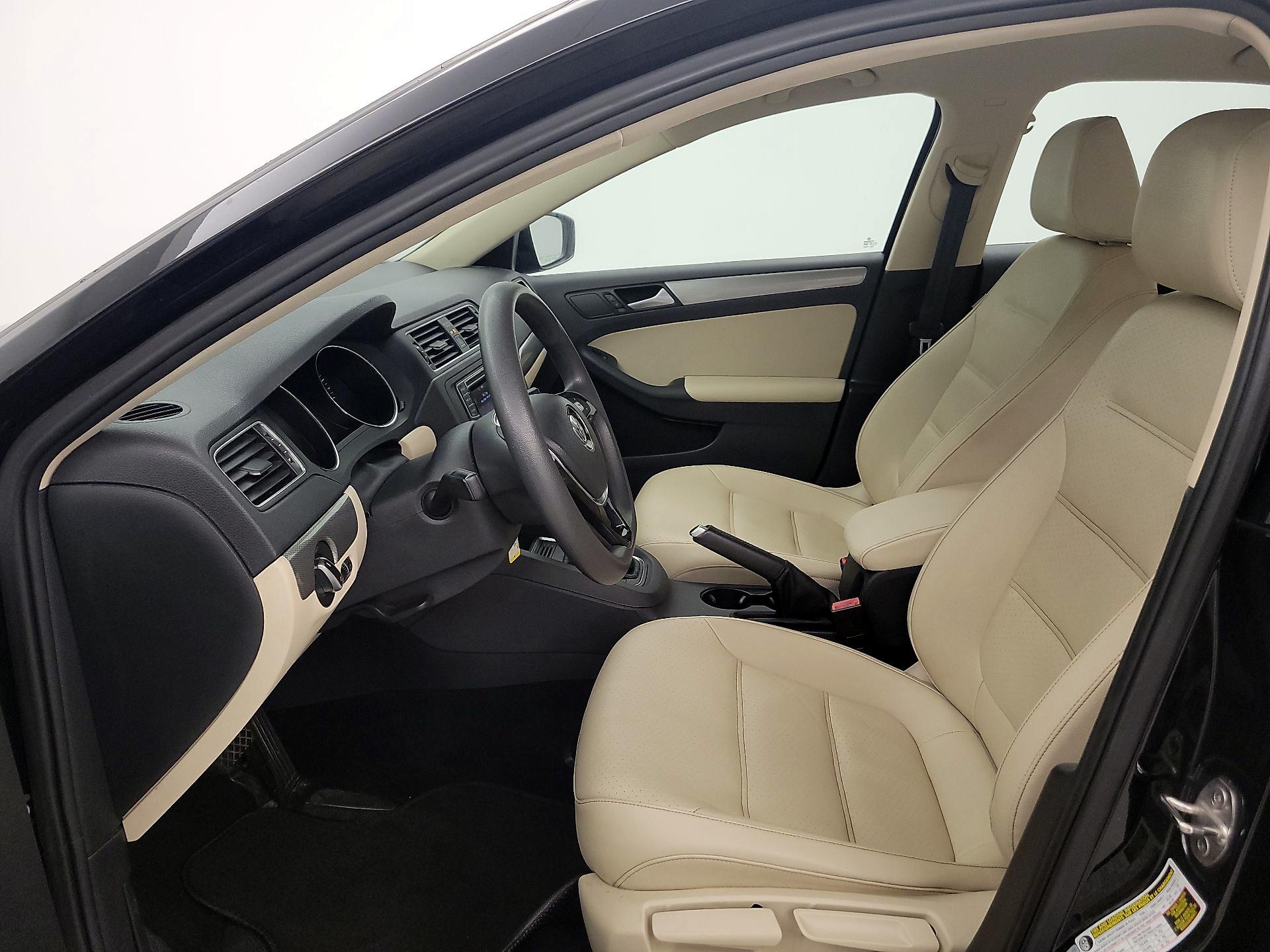 Thumbnail: 2018 Volkswagen Jetta - 11