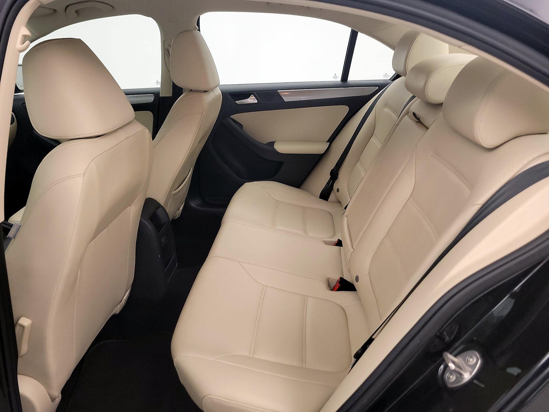 Thumbnail: 2018 Volkswagen Jetta - 19