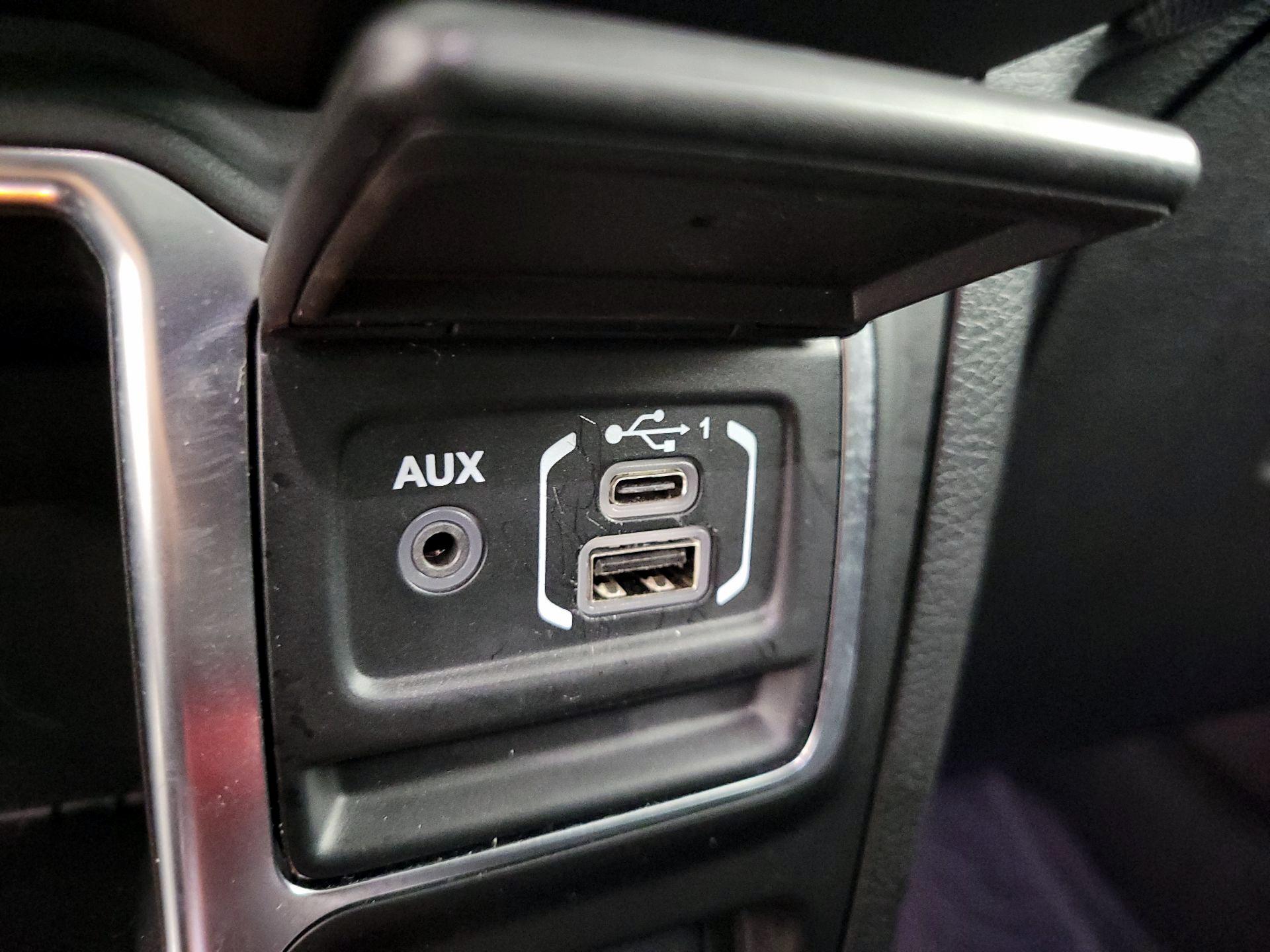 Thumbnail: 2021 Jeep Wrangler - 18