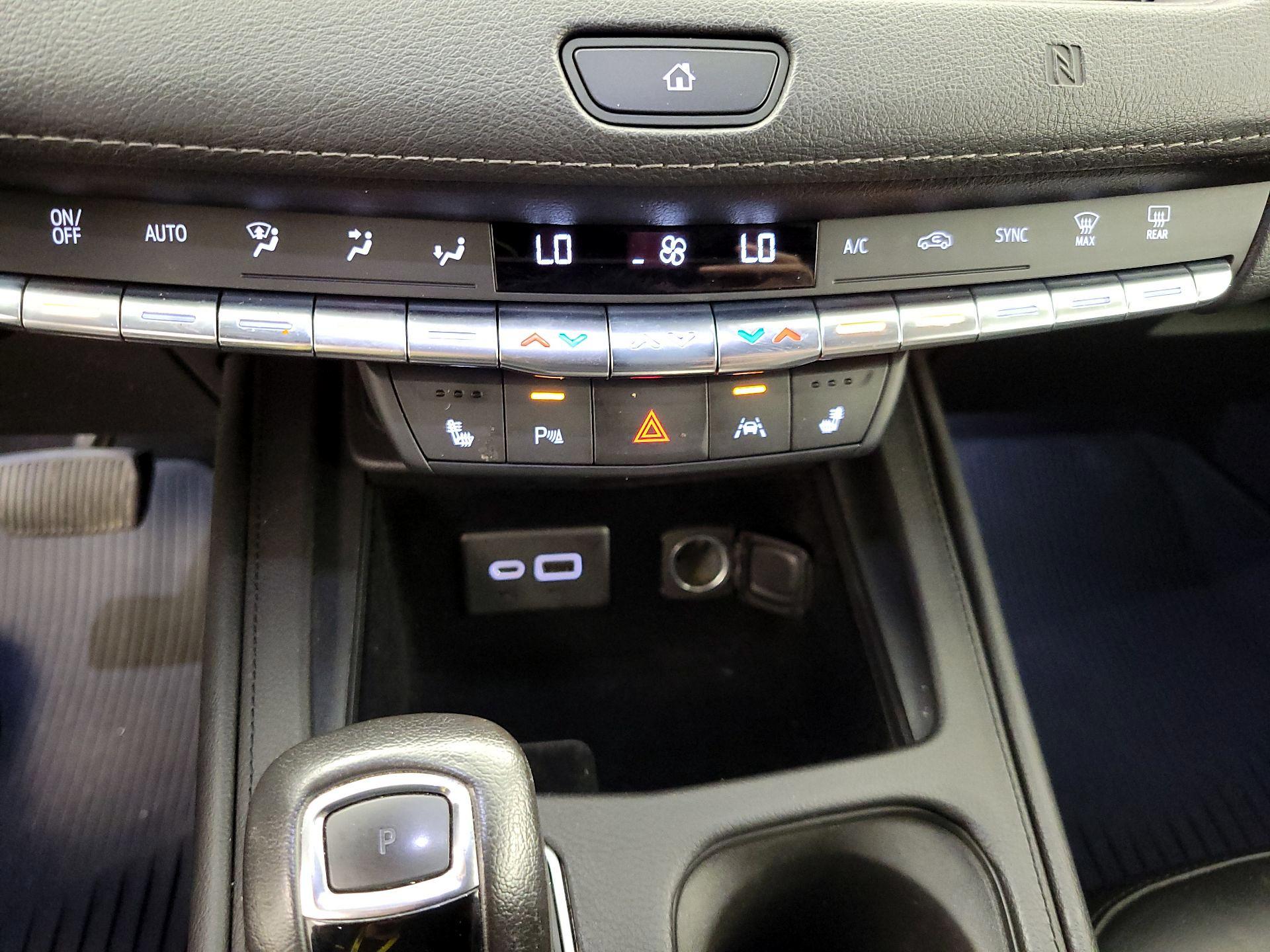 Thumbnail: 2019 Cadillac XT4 - 16