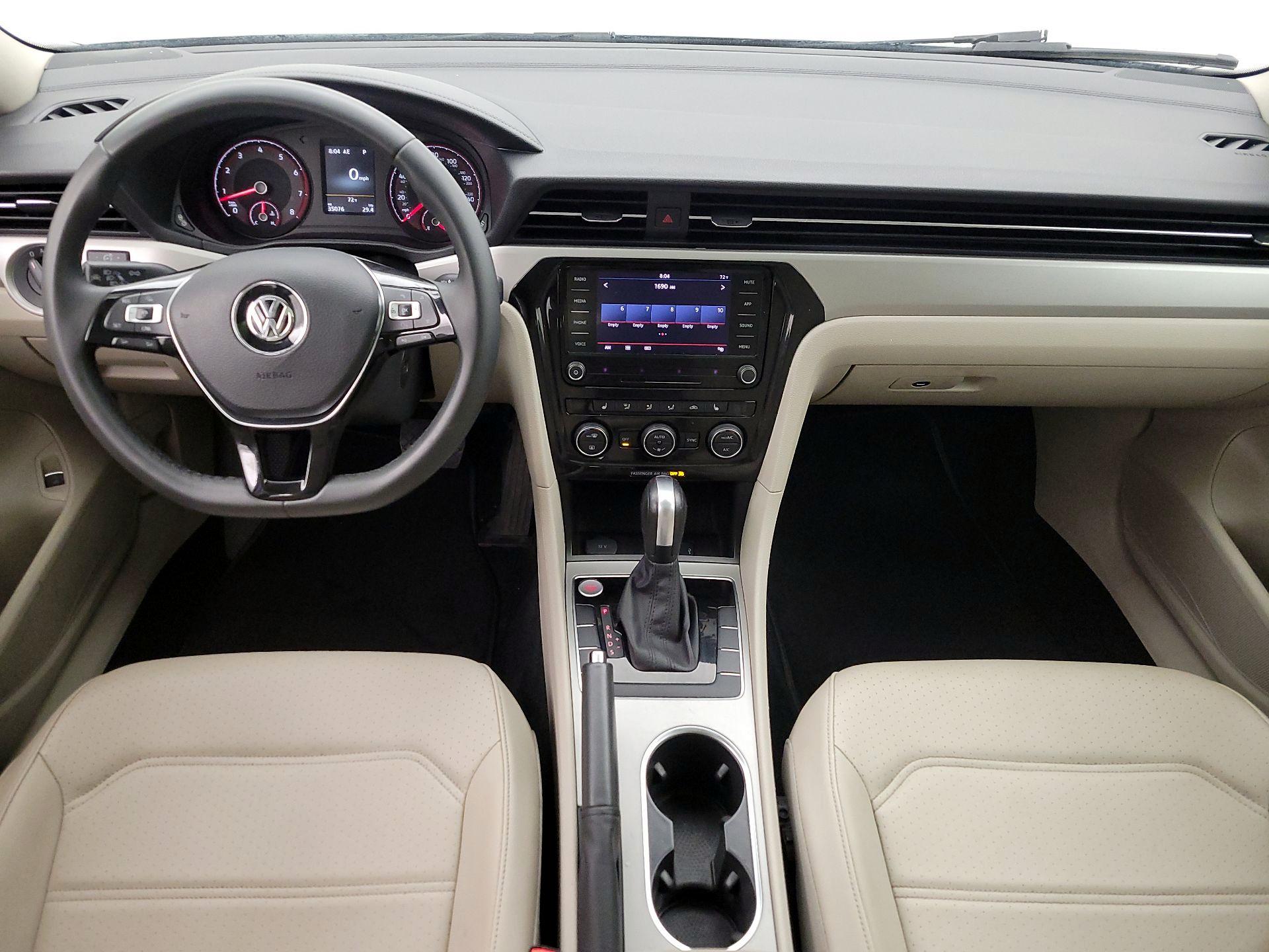 Thumbnail: 2022 Volkswagen Passat - 9