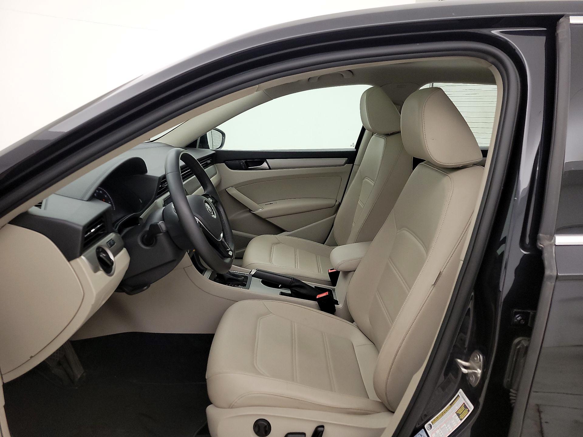 Thumbnail: 2022 Volkswagen Passat - 11