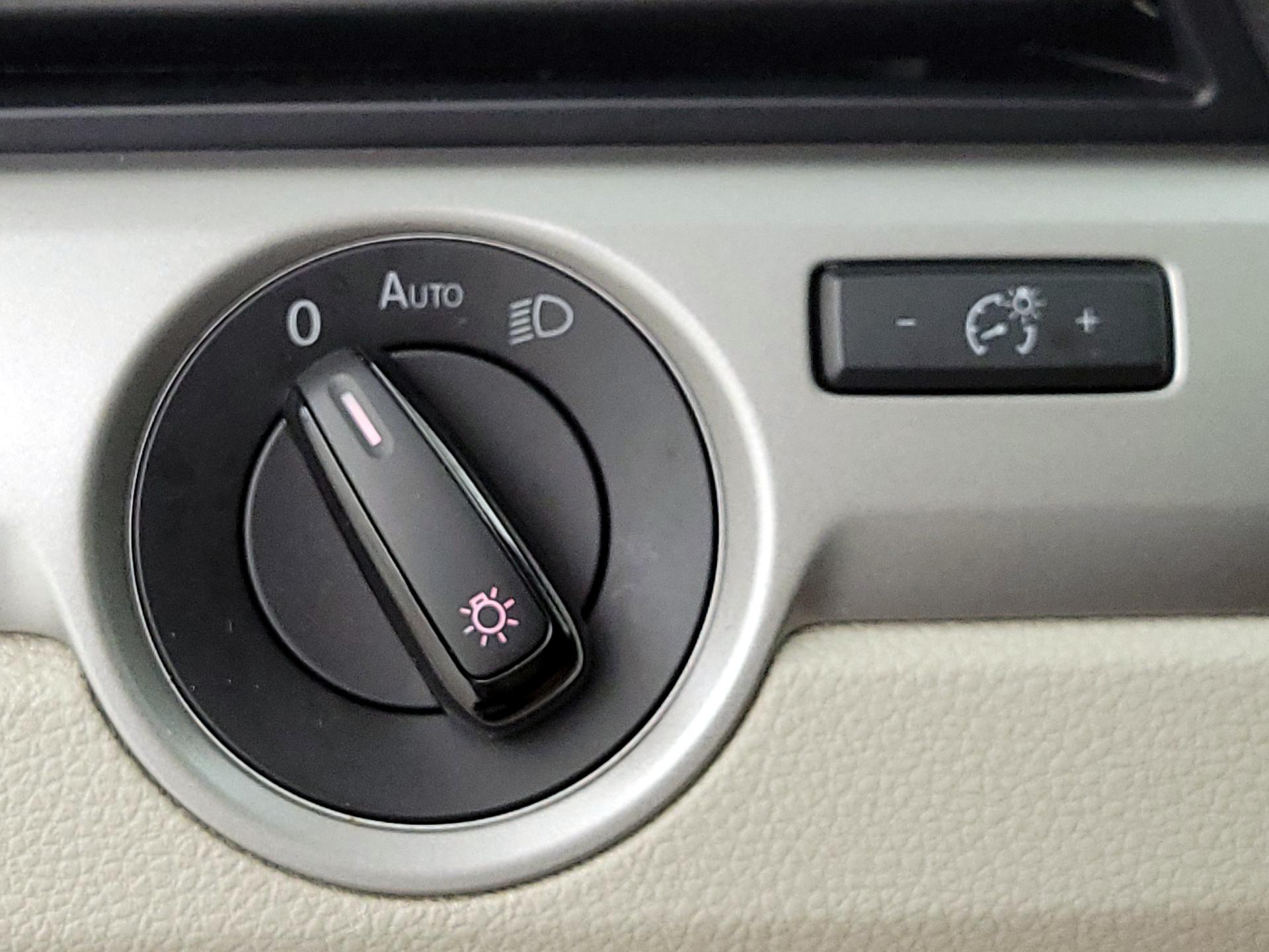 Thumbnail: 2022 Volkswagen Passat - 13