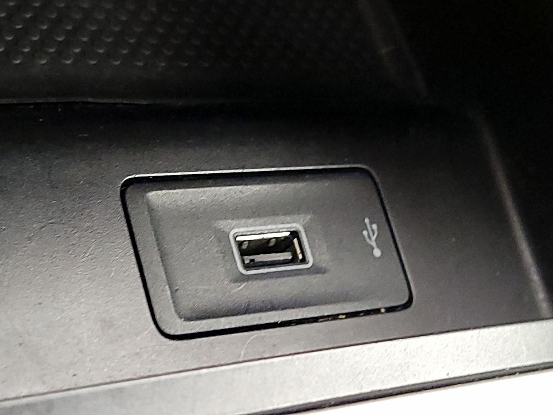 Thumbnail: 2022 Volkswagen Passat - 18