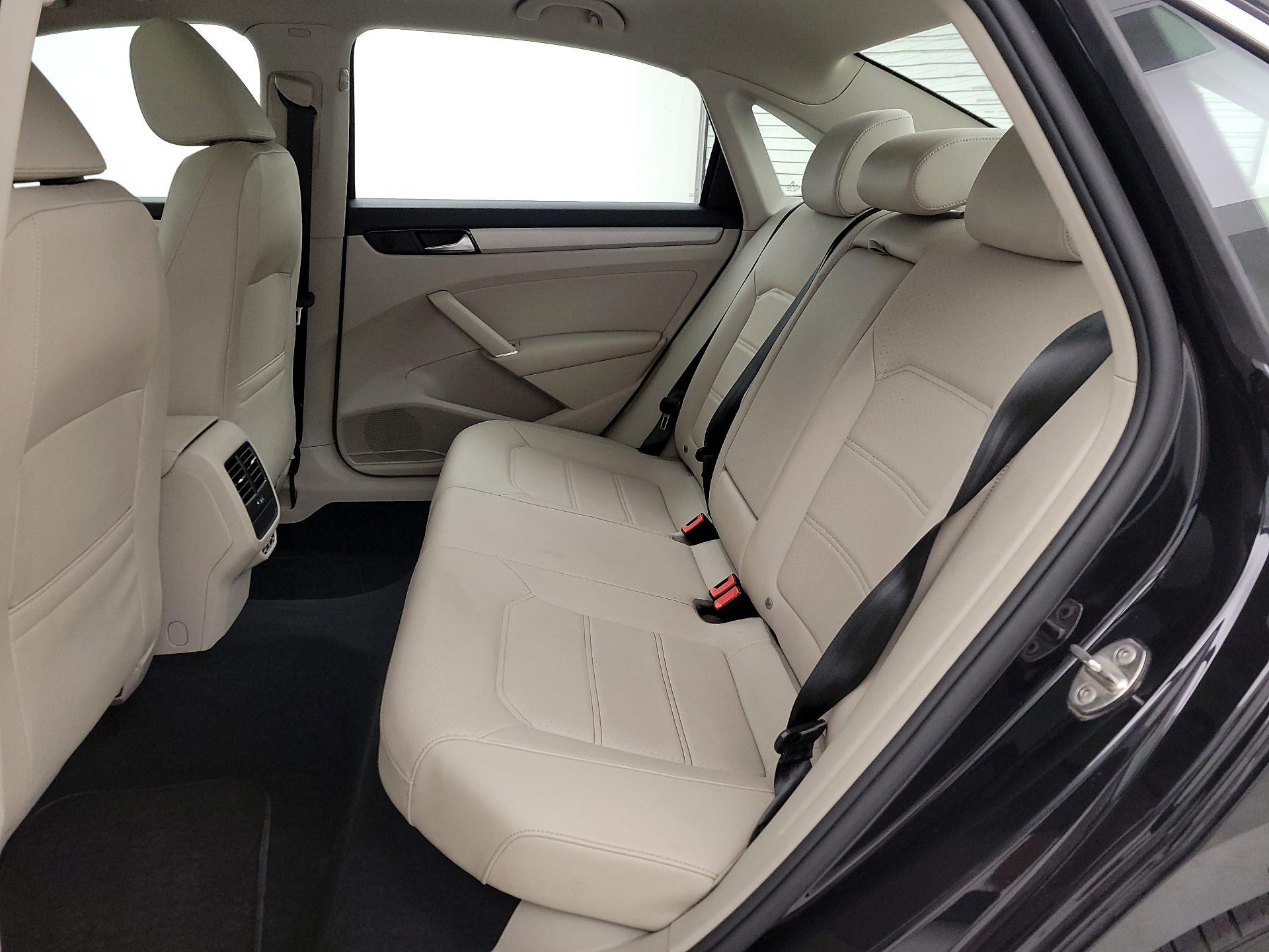 Thumbnail: 2022 Volkswagen Passat - 20