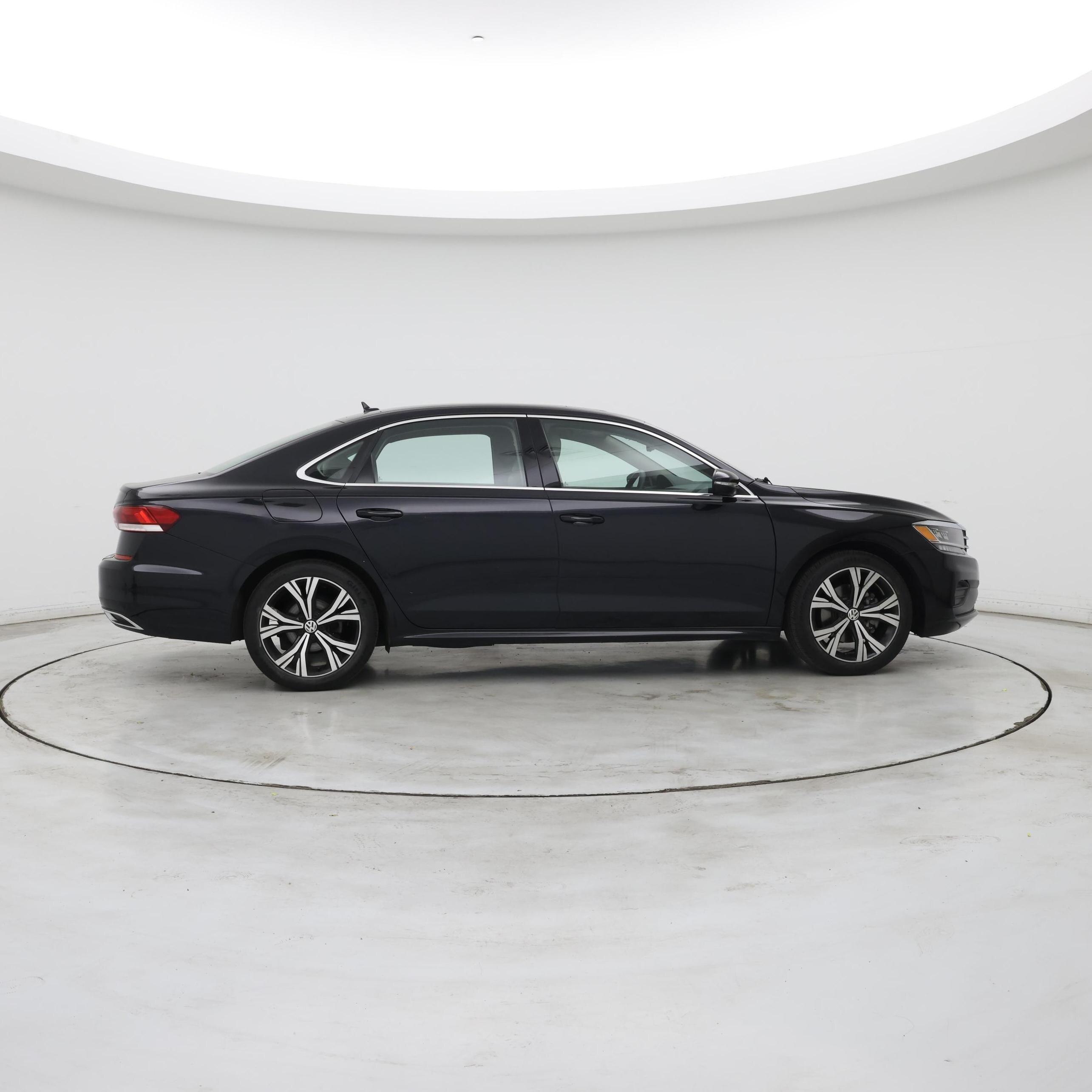 Thumbnail: 2022 Volkswagen Passat - 7