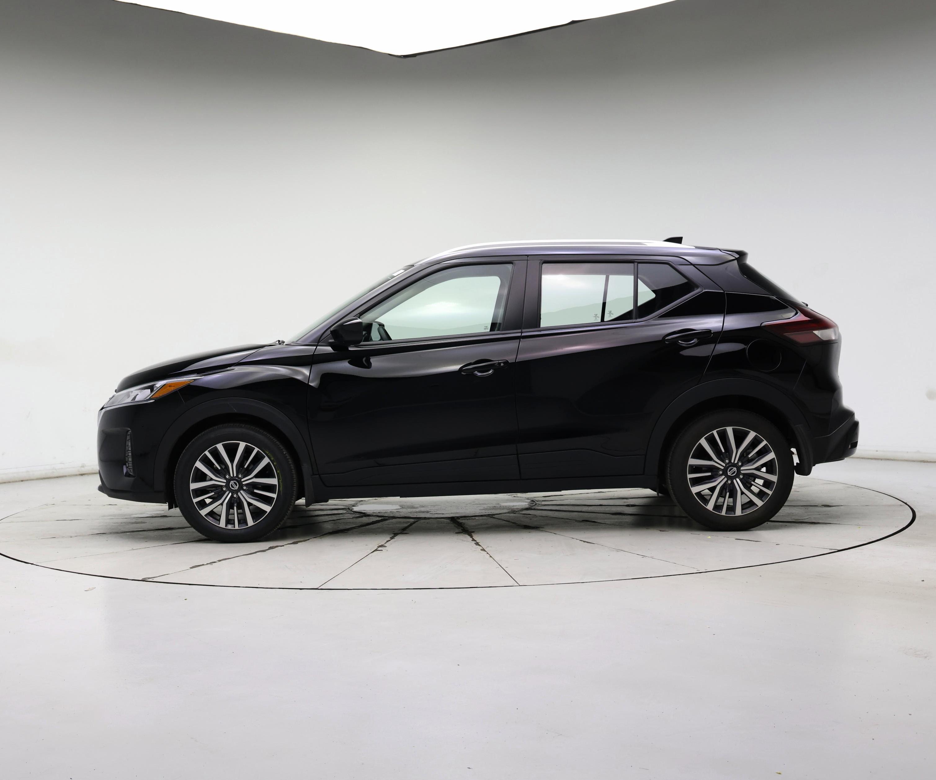 Thumbnail: 2021 Nissan Kicks - 3