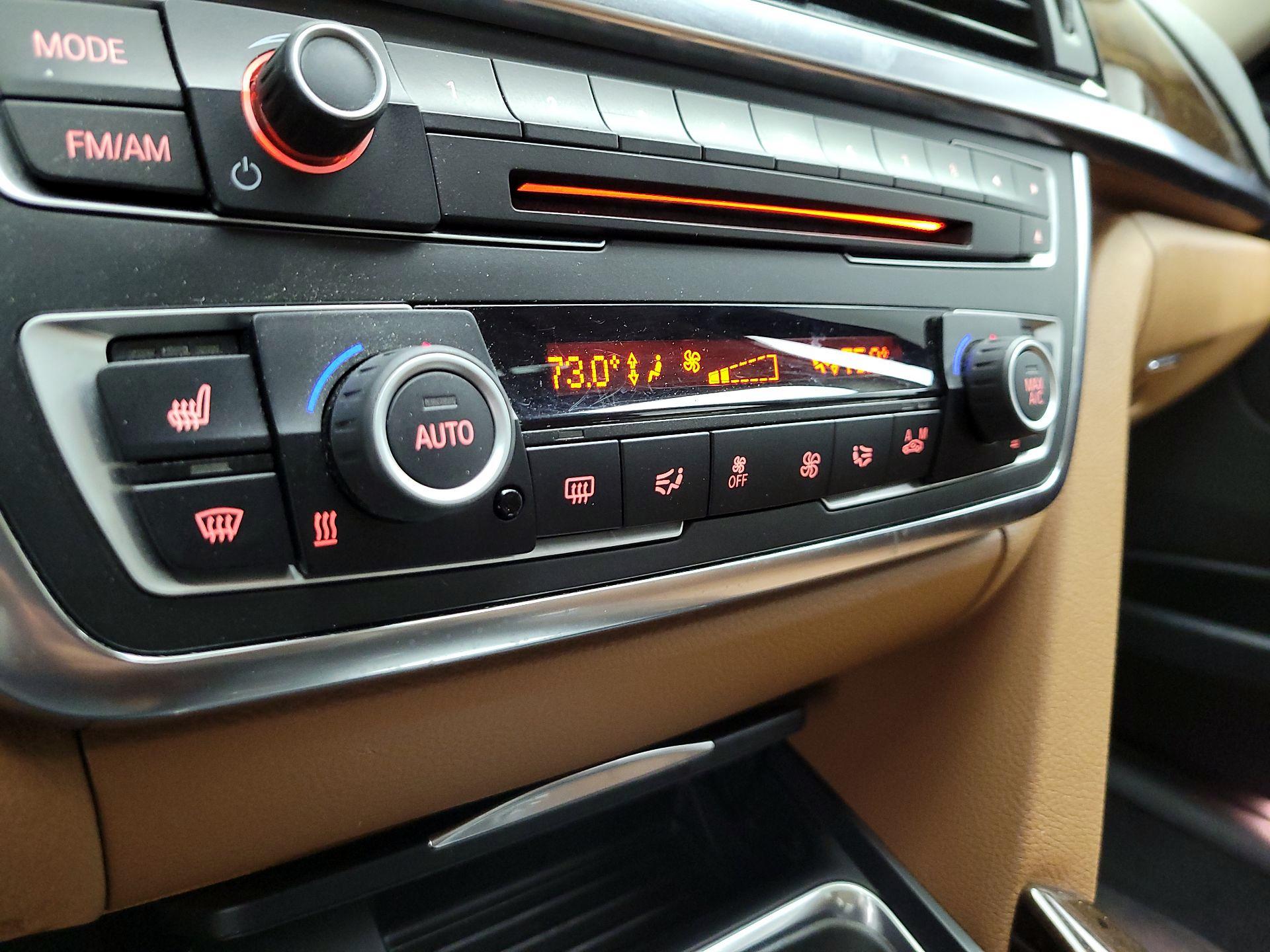 Thumbnail: 2015 BMW 3 Series - 17