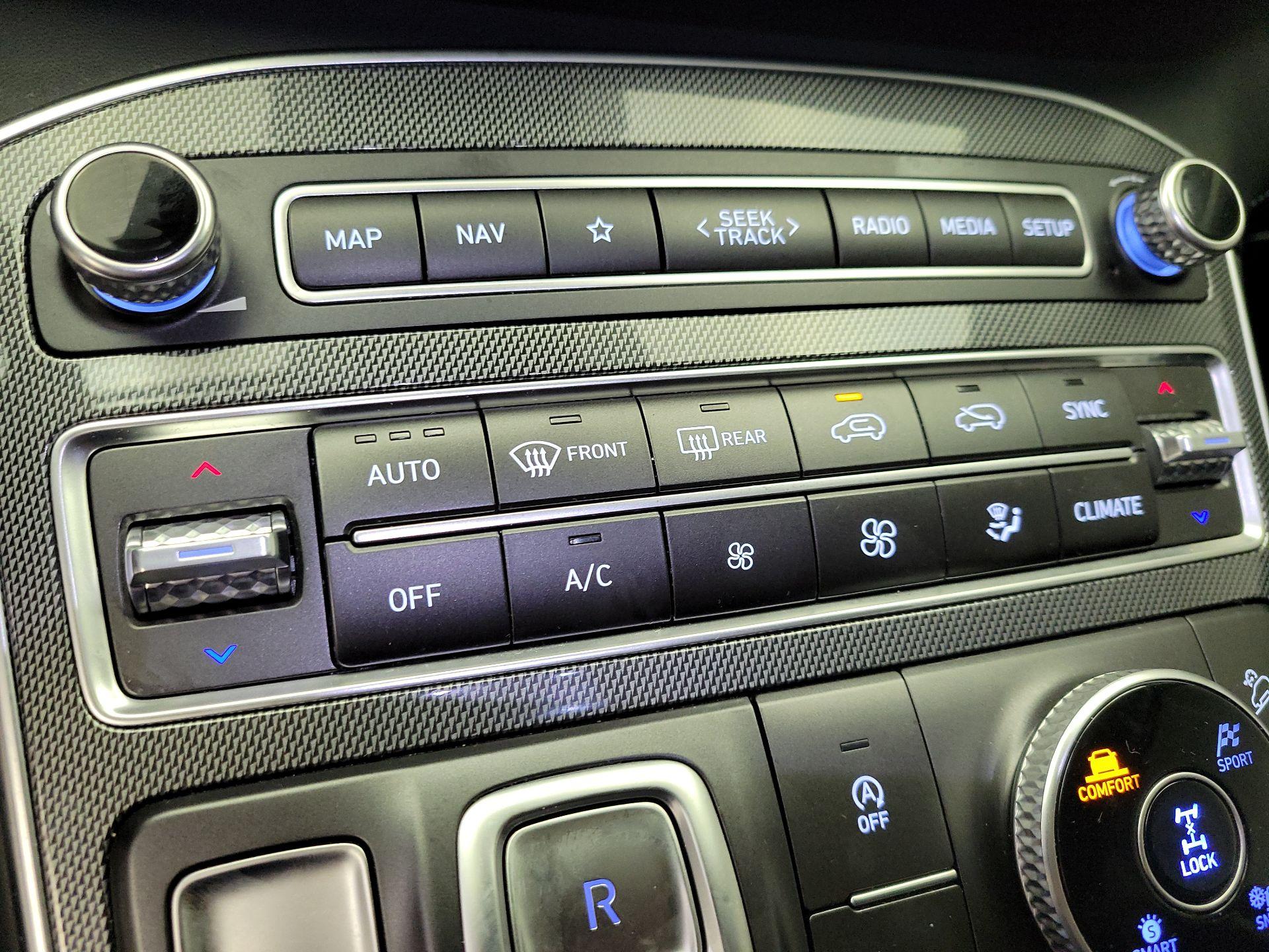 Thumbnail: 2022 Hyundai Santa Fe - 17