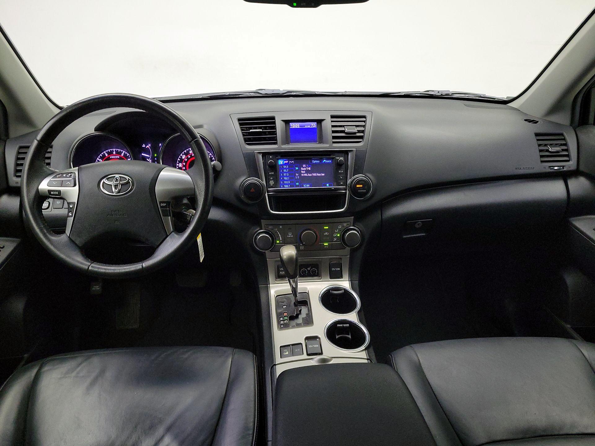 Thumbnail: 2013 Toyota Highlander - 9