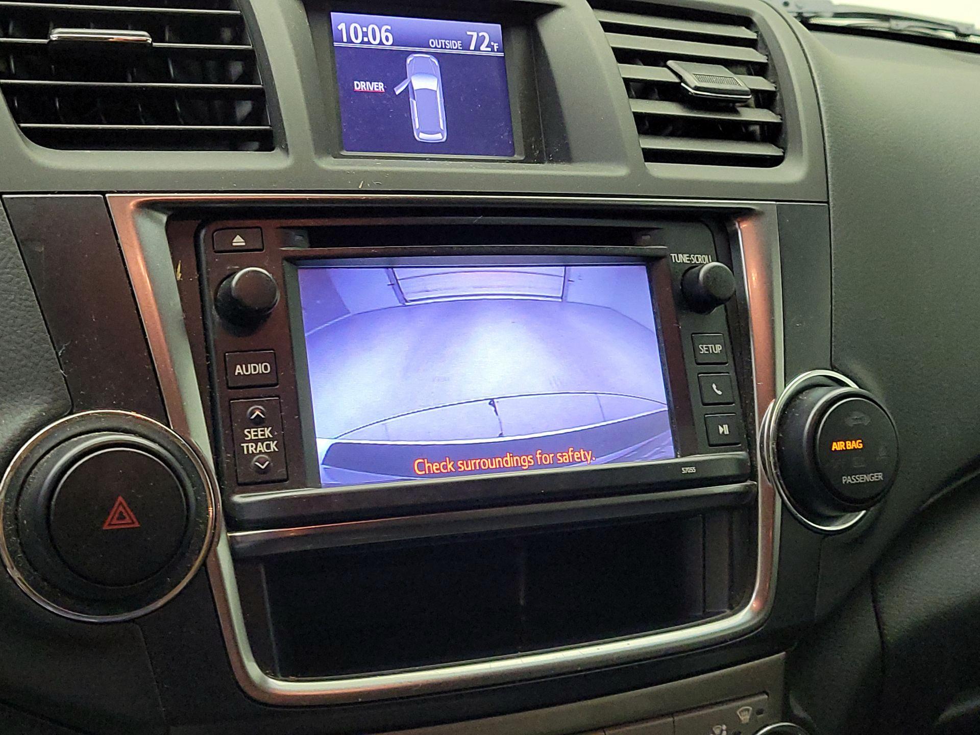 Thumbnail: 2013 Toyota Highlander - 14
