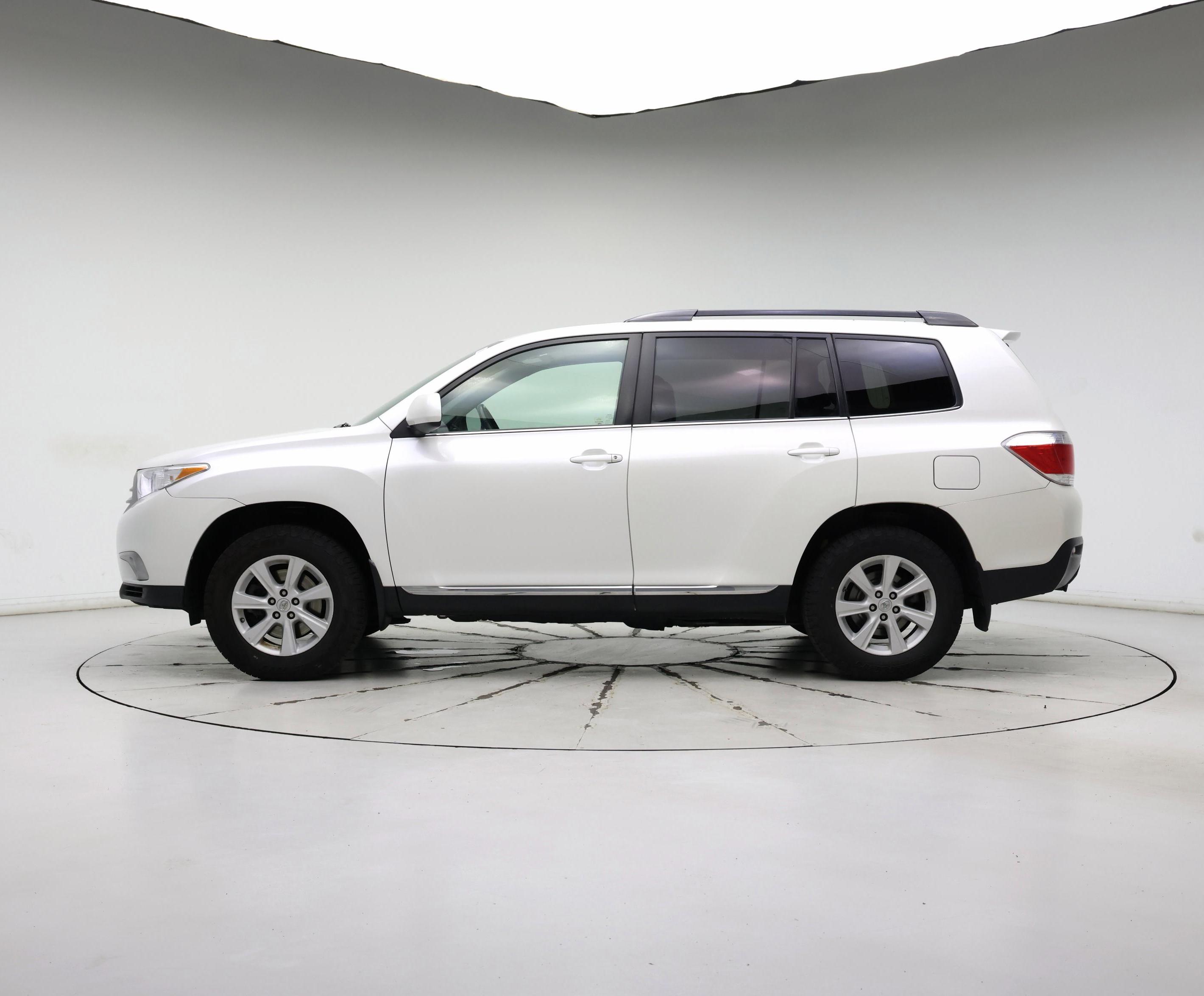 Thumbnail: 2013 Toyota Highlander - 3
