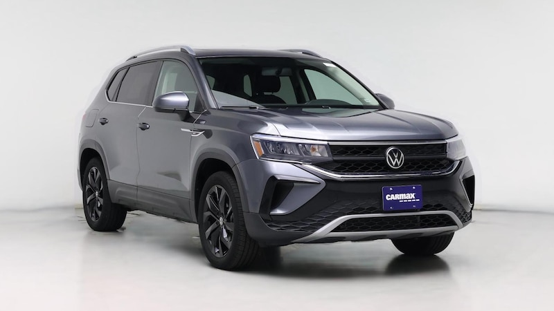 2022 Volkswagen Taos SE Hero Image