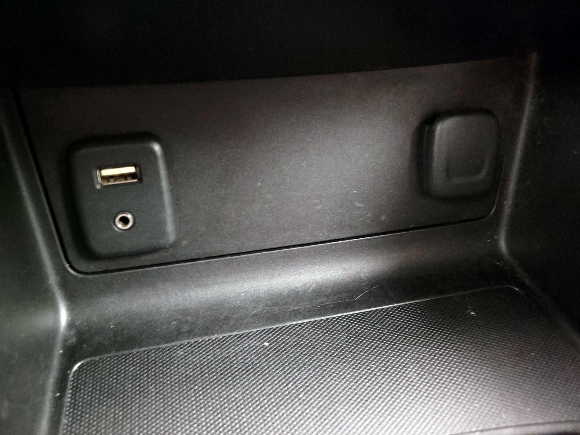 Thumbnail: 2016 Chevrolet Colorado - 18