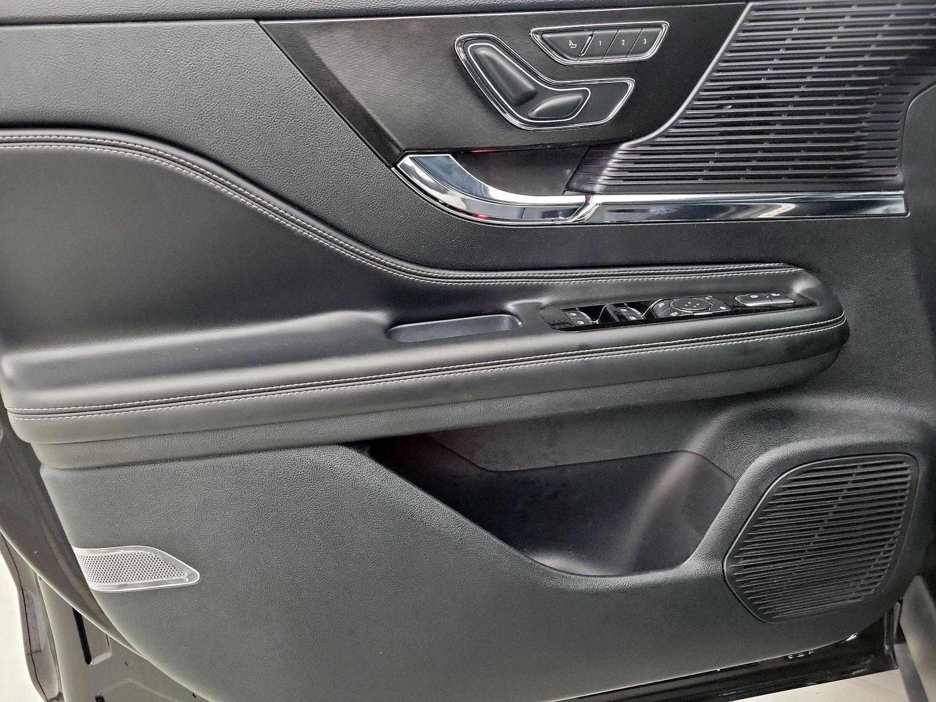 Thumbnail: 2021 Lincoln Corsair - 12