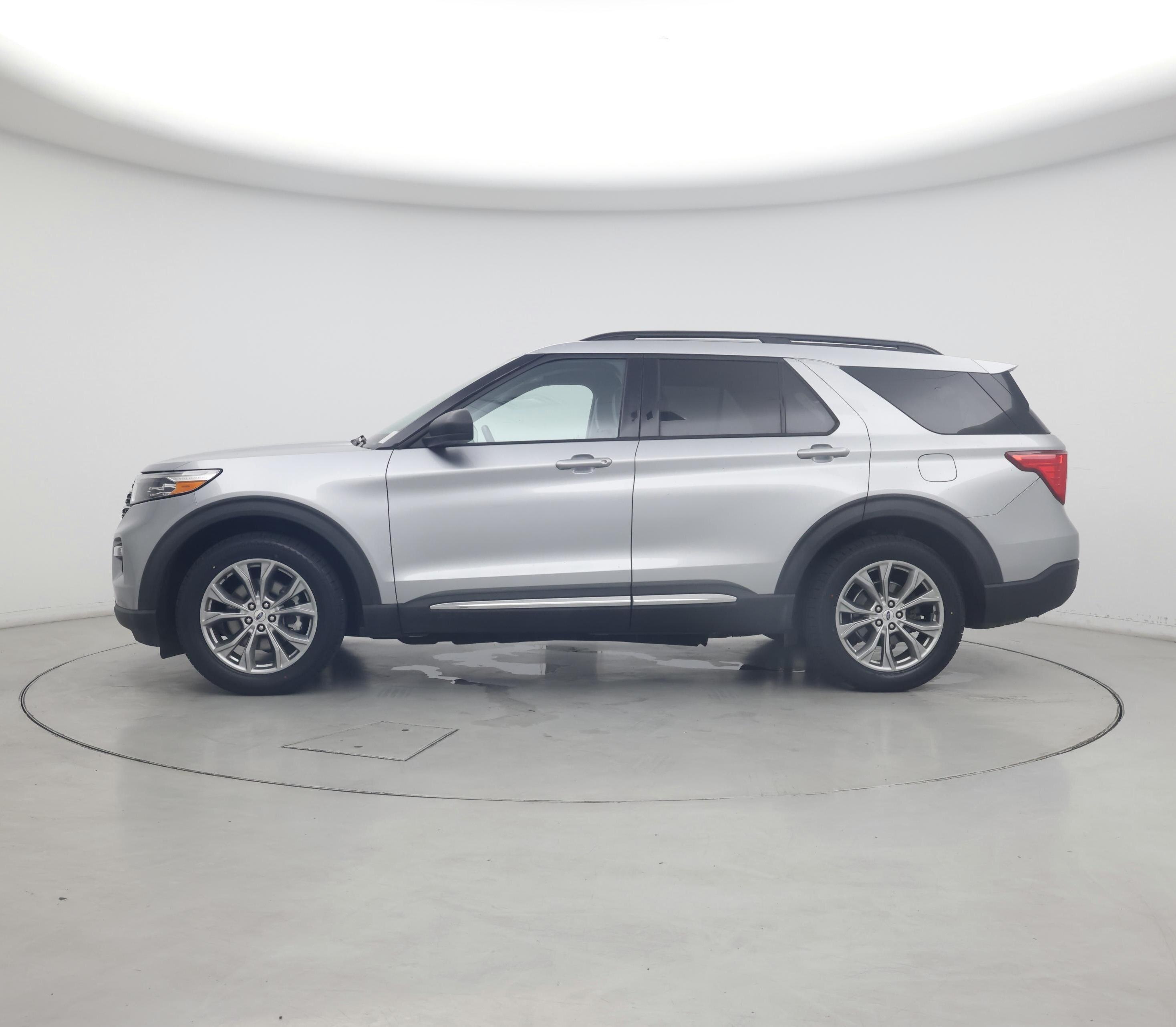 Thumbnail: 2022 Ford Explorer - 3