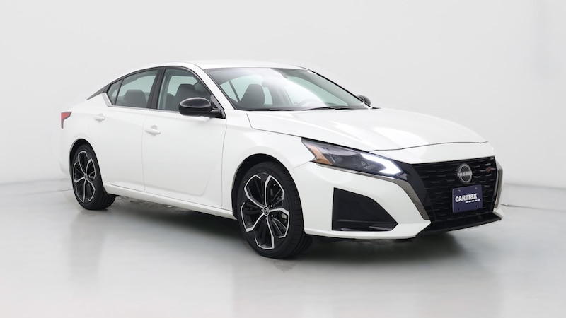 2024 Nissan Altima SR Hero Image