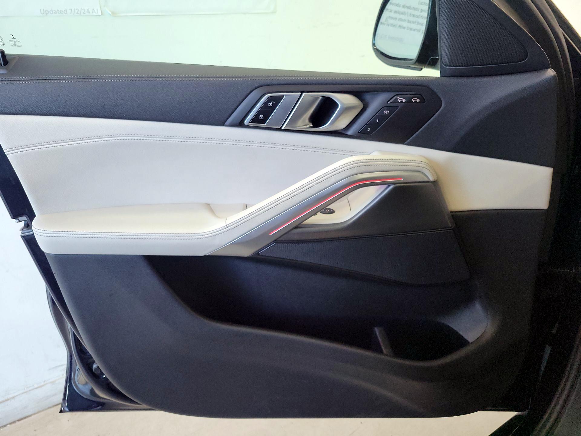 Thumbnail: 2022 BMW X6 - 12