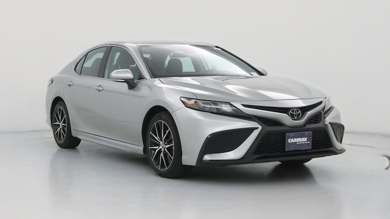 2024 Toyota Camry SE Hero Image