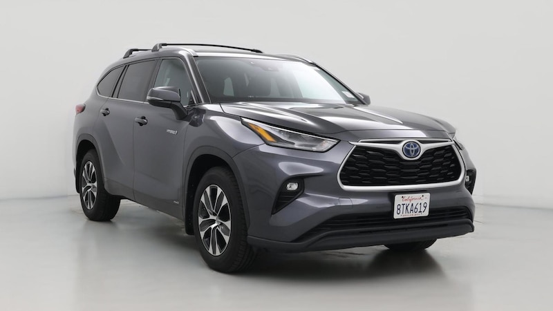 2021 Toyota Highlander XLE Hero Image