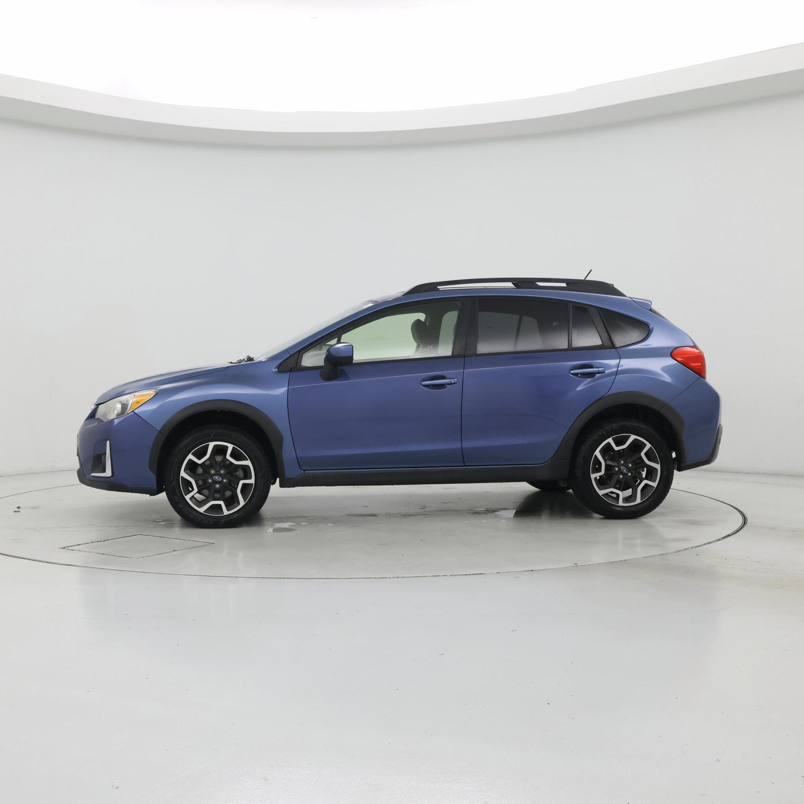 Thumbnail: 2016 Subaru XV Crosstrek - 3